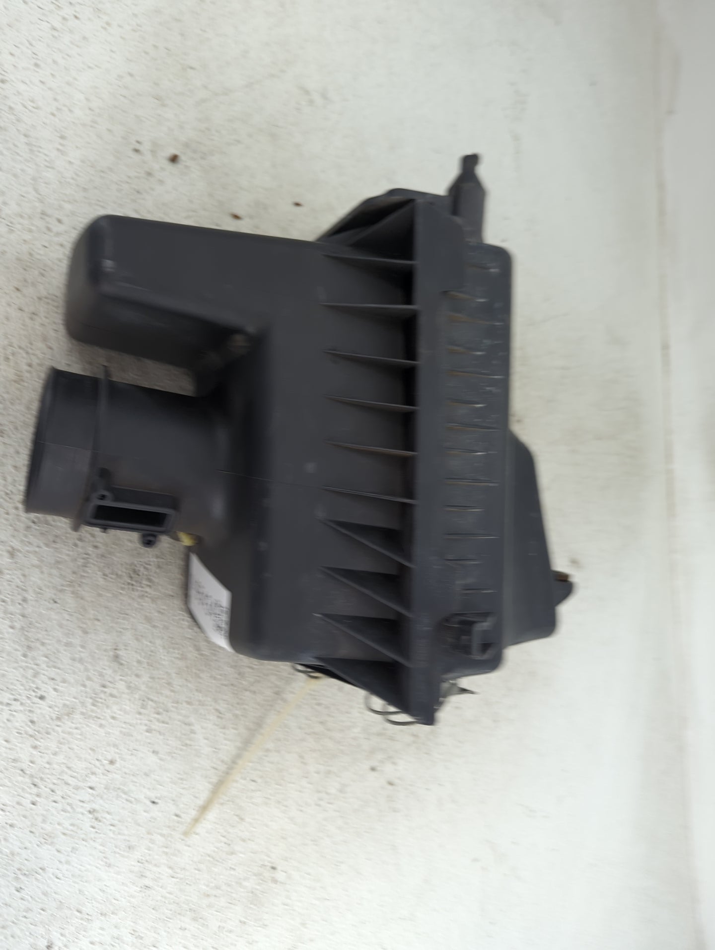 2008-2008 Ford Escape Air Cleaner Intake-duct Hose Tube 1495434 - Oemusedautoparts1.com