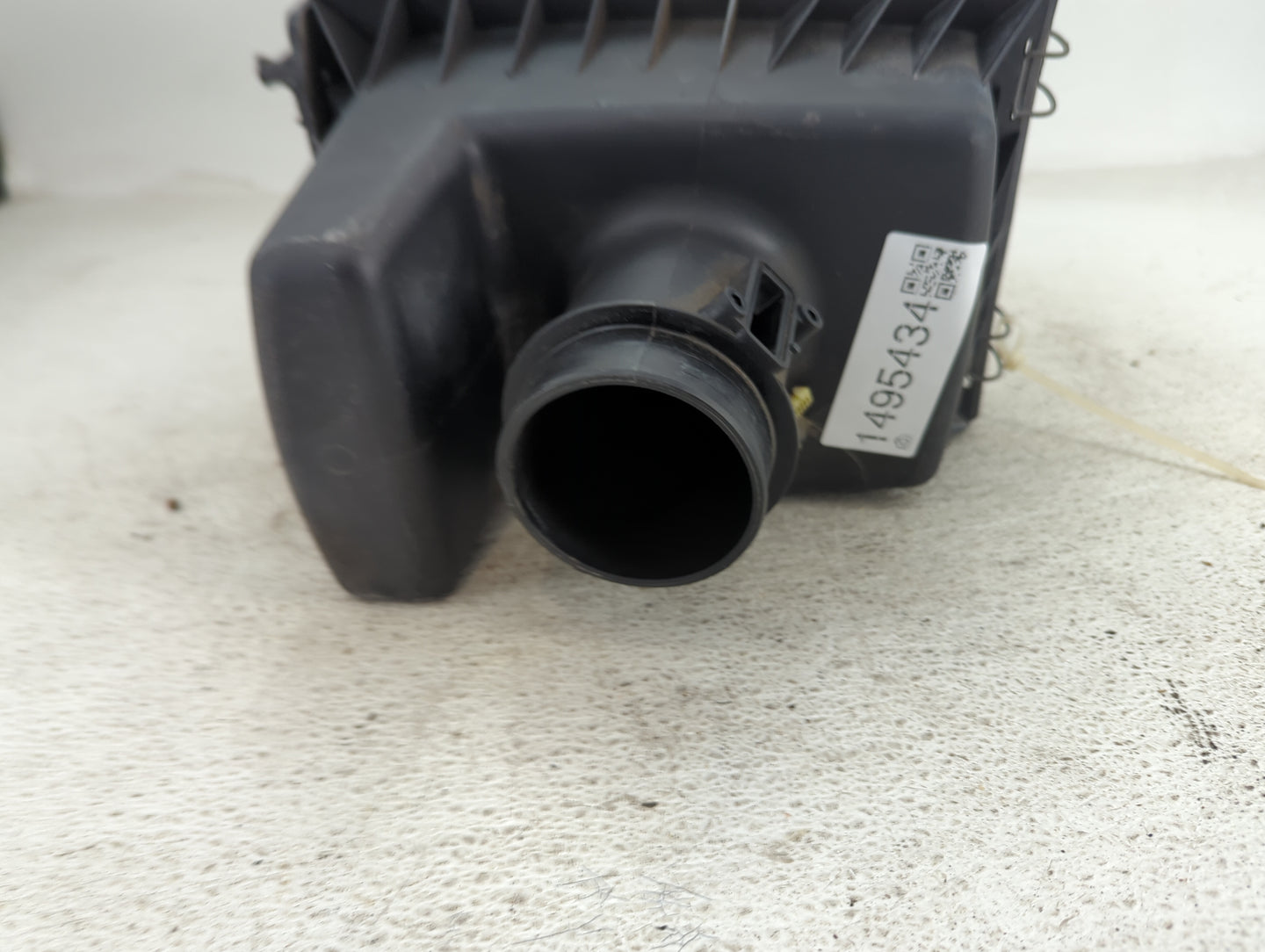 2008-2008 Ford Escape Air Cleaner Intake-duct Hose Tube 1495434 - Oemusedautoparts1.com