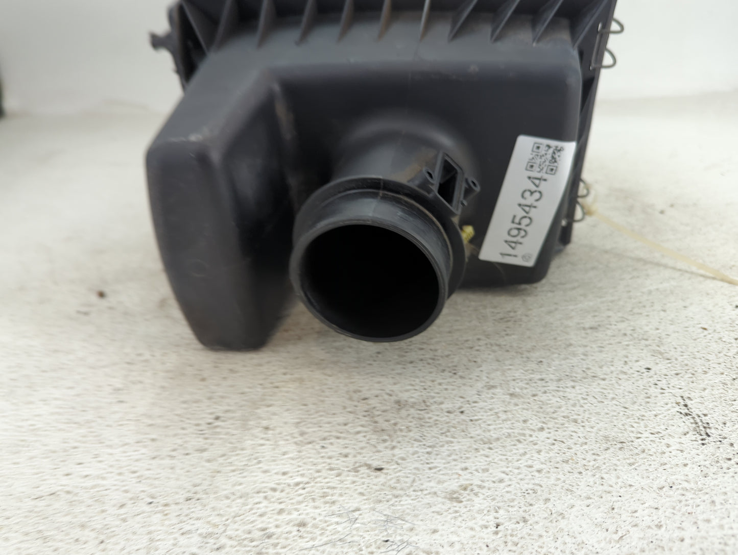 2008-2008 Ford Escape Air Cleaner Intake-duct Hose Tube 1495434 - Oemusedautoparts1.com