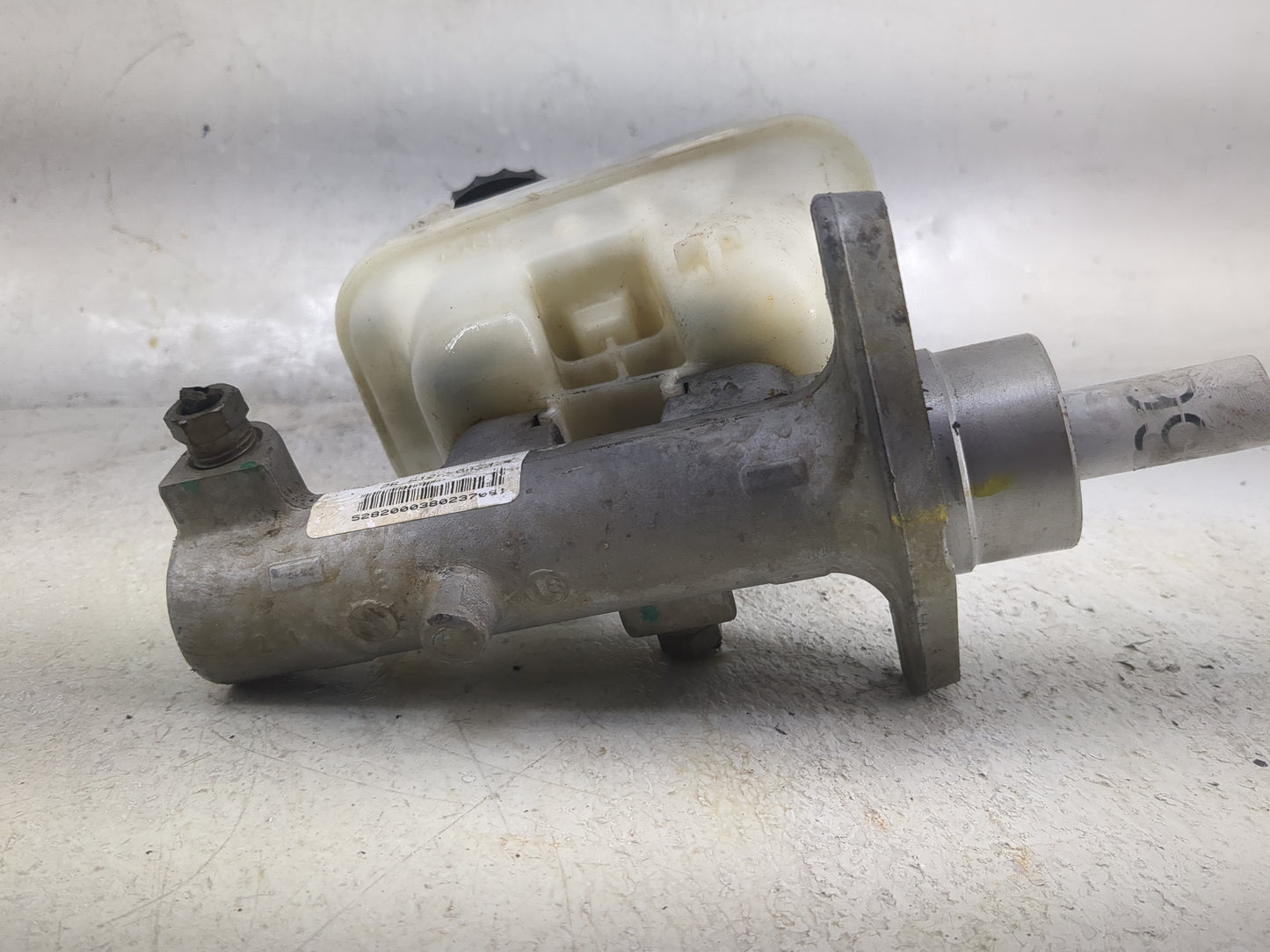 2008-2008 Ford Escape Brake Master Cylinder - Oemusedautoparts1.com