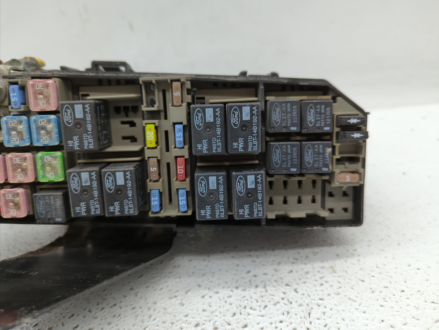 Ford Escape Fusebox Fuse Box Relay Module Tipm - Oemusedautoparts1.com