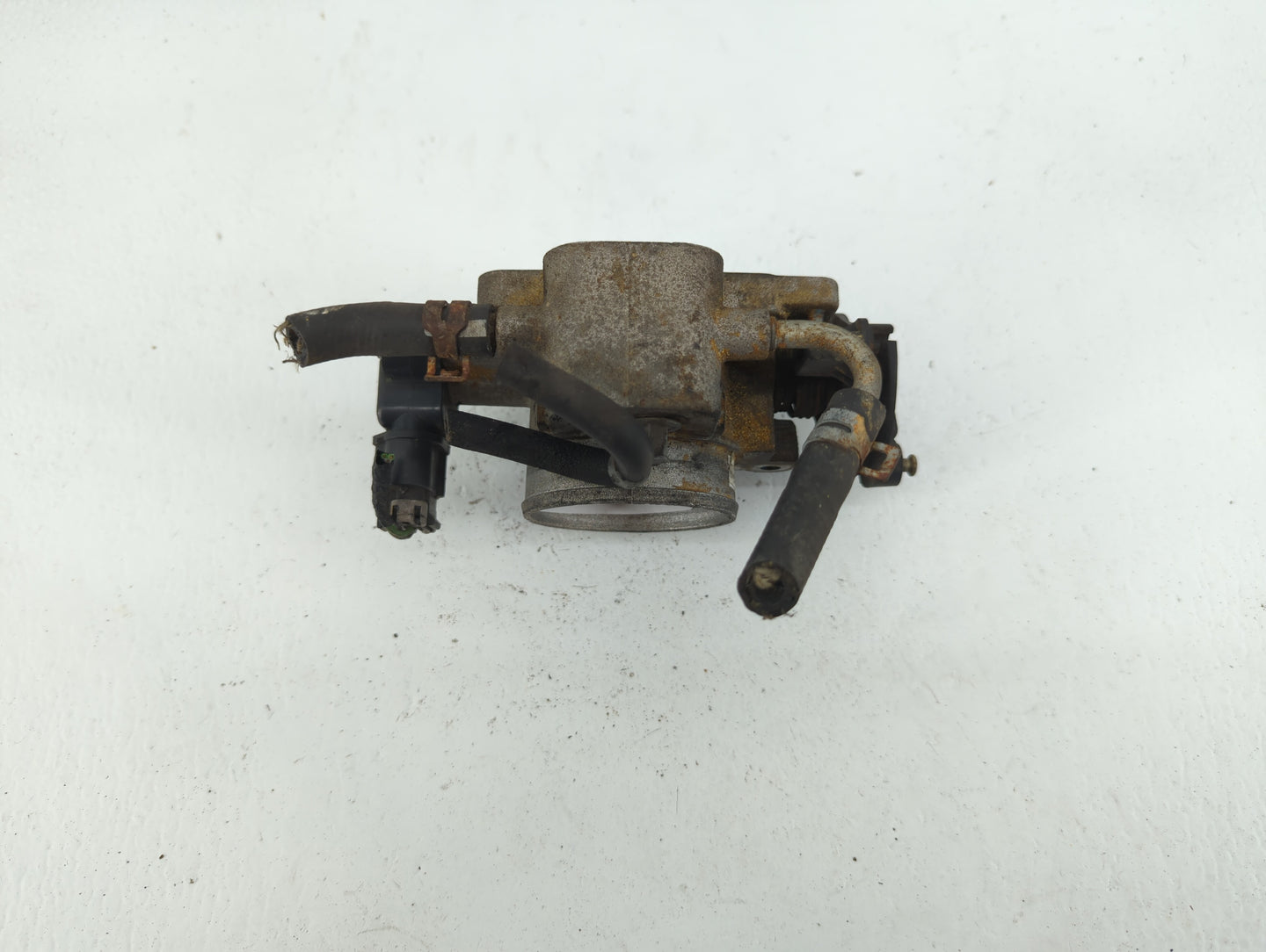 2005-2008 Ford Escape Throttle Body P/N:5L8E-AF F5RF-98989 Fits Fits 2005 2006 2007 2008 OEM Used Auto Parts - Oemusedautopa