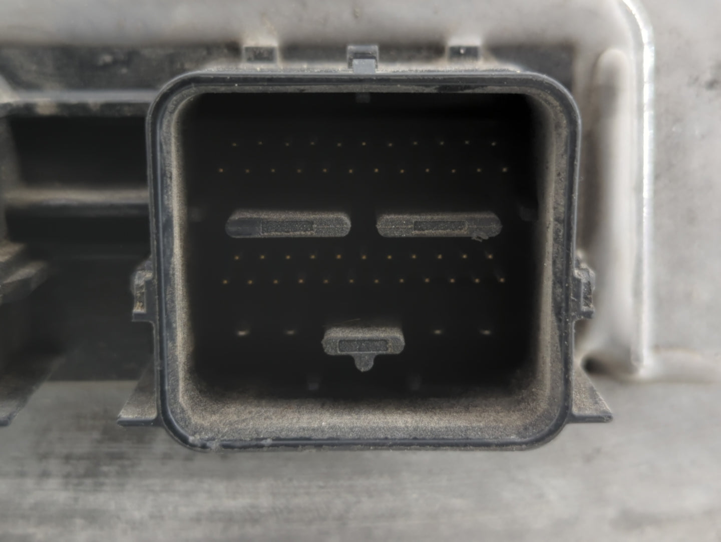 2008 Ford Escape PCM Engine Control Computer ECU ECM PCU OEM P/N:8M6A-12A650-BG 8M6A-12A650-BE, 8M6A-12A650-BD Fits OEM Used