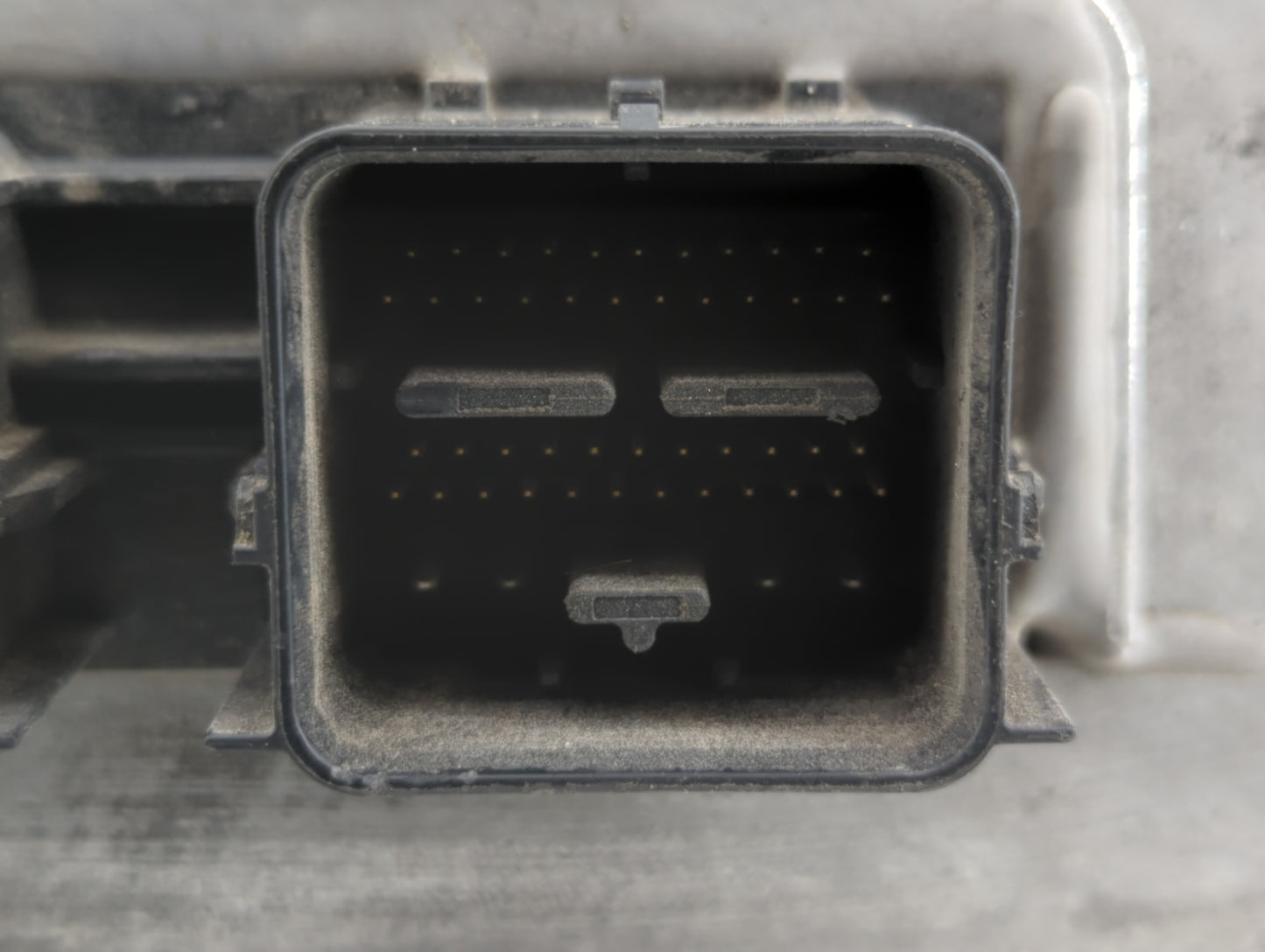 2008 Ford Escape PCM Engine Control Computer ECU ECM PCU OEM P/N:8M6A-12A650-BG 8M6A-12A650-BE, 8M6A-12A650-BD Fits OEM Used