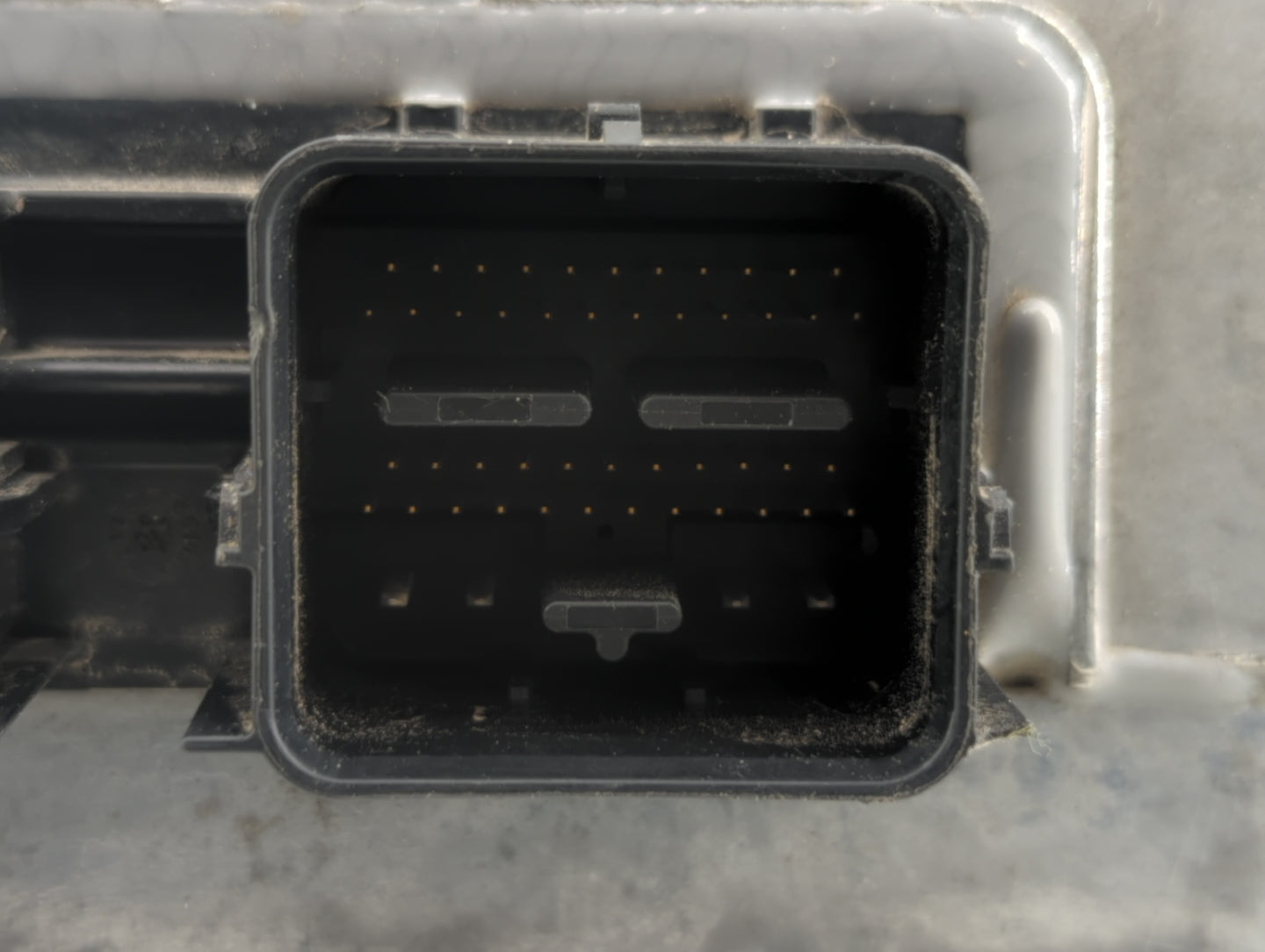 2008 Ford Escape PCM Engine Control Computer ECU ECM PCU OEM P/N:8M6A-12A650-BG 8M6A-12A650-BE, 8M6A-12A650-BD Fits OEM Used