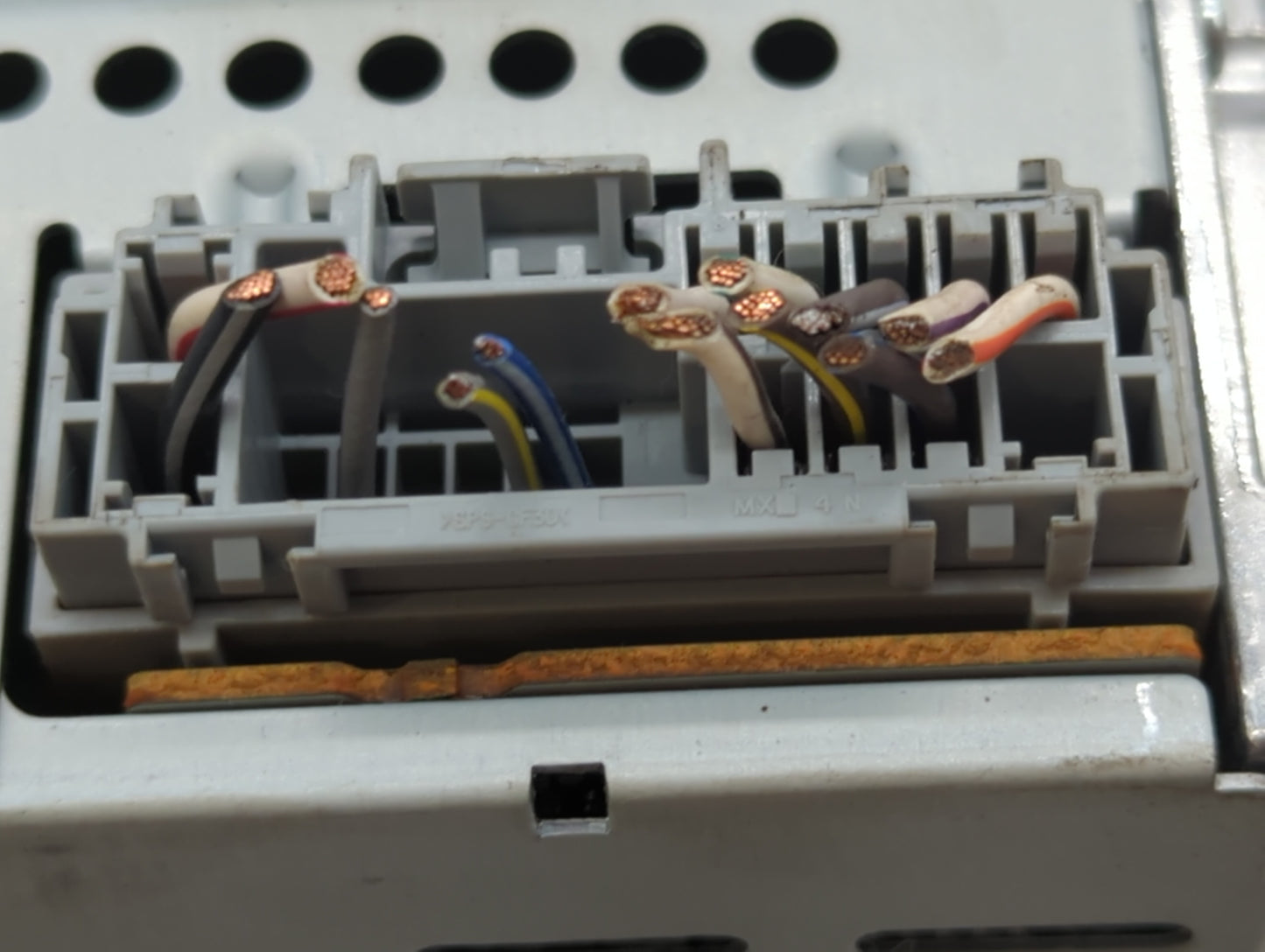 2008-2008 Ford Escape Radio Control Panel - Oemusedautoparts1.com