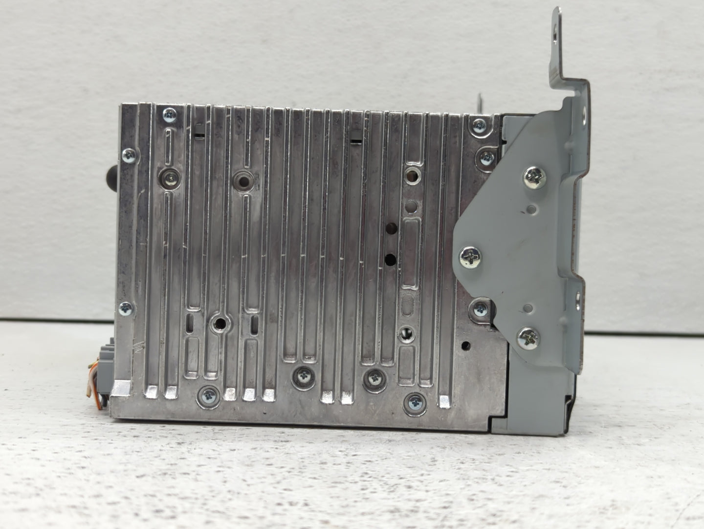 2008 Ford Escape Radio AM FM Cd Player Receiver Replacement P/N:8L8T18C815GY Fits OEM Used Auto Parts - Oemusedautoparts1.co