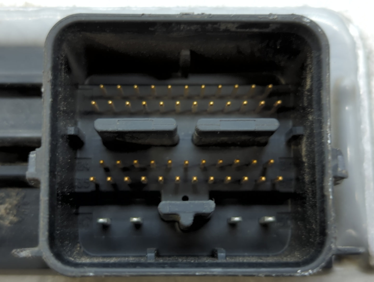 2008 Ford Escape PCM Engine Control Computer ECU ECM PCU OEM P/N:8L8A-12A650-ARB Fits Fits 2009 OEM Used Auto Parts - Oemuse