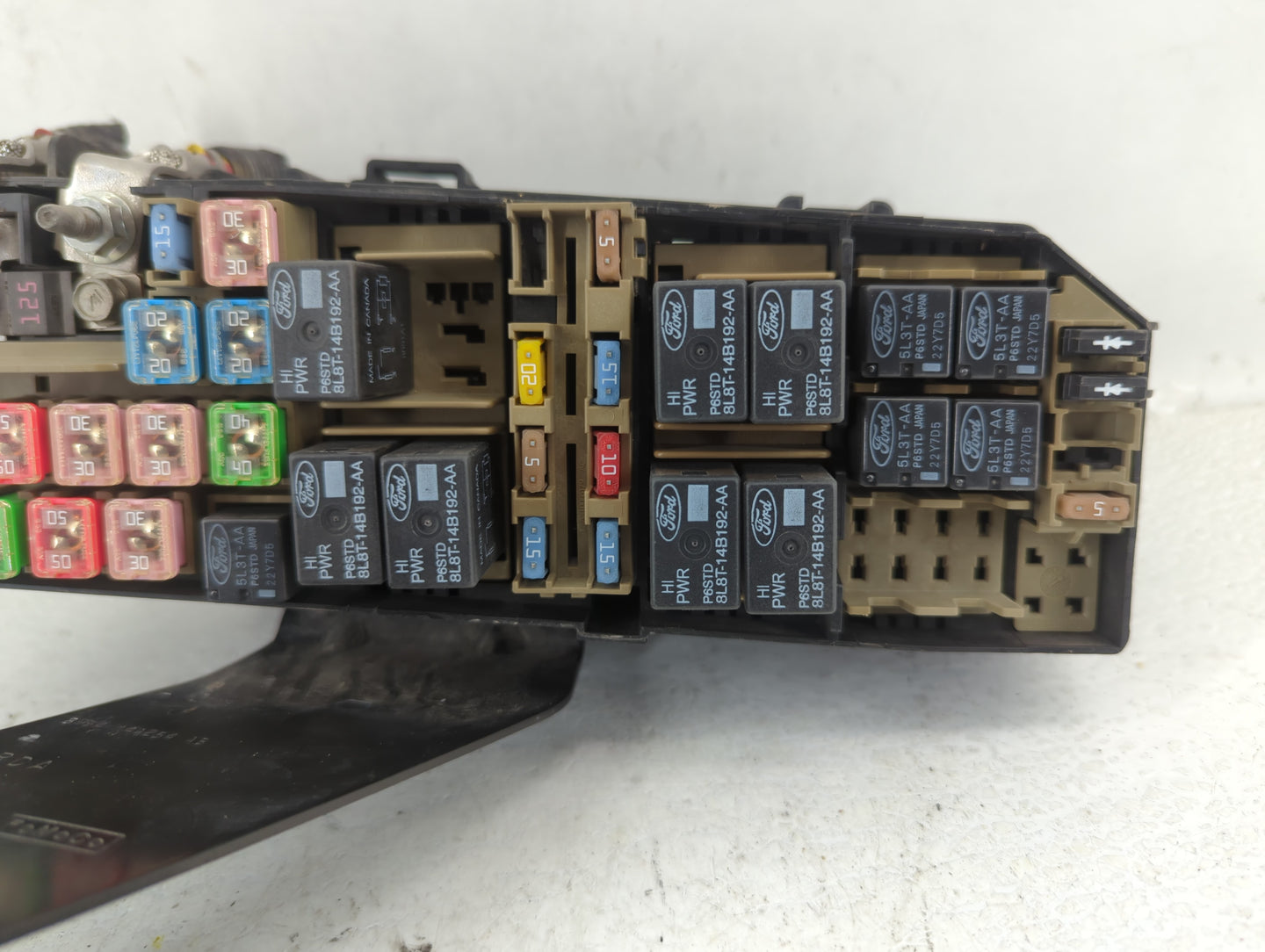 2008 Ford Escape Fusebox Fuse Box Panel Relay Module P/N:3B0790100 8L8T-14A003-AE Fits OEM Used Auto Parts - Oemusedautopart