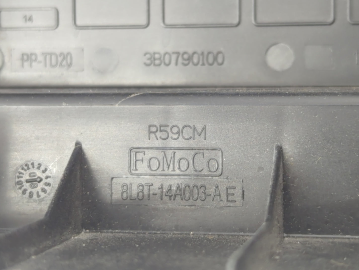 2008 Ford Escape Fusebox Fuse Box Panel Relay Module P/N:3B0790100 8L8T-14A003-AE Fits OEM Used Auto Parts - Oemusedautopart