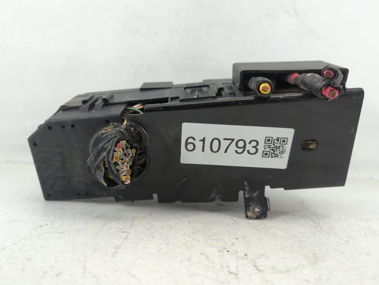 2008 Ford Escape Fusebox Fuse Box Panel Relay Module P/N:3B0790100 8L8T-14A003-AE Fits OEM Used Auto Parts - Oemusedautopart