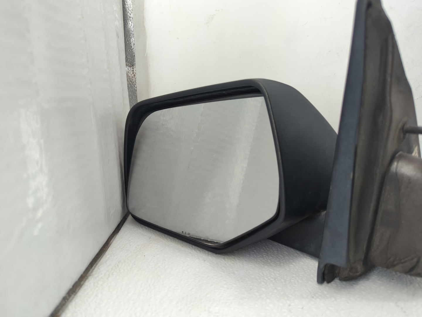 2008-2009 Ford Escape Driver Side View Mirror - Left Door Mirror OEM Used - Oemusedautoparts1.com