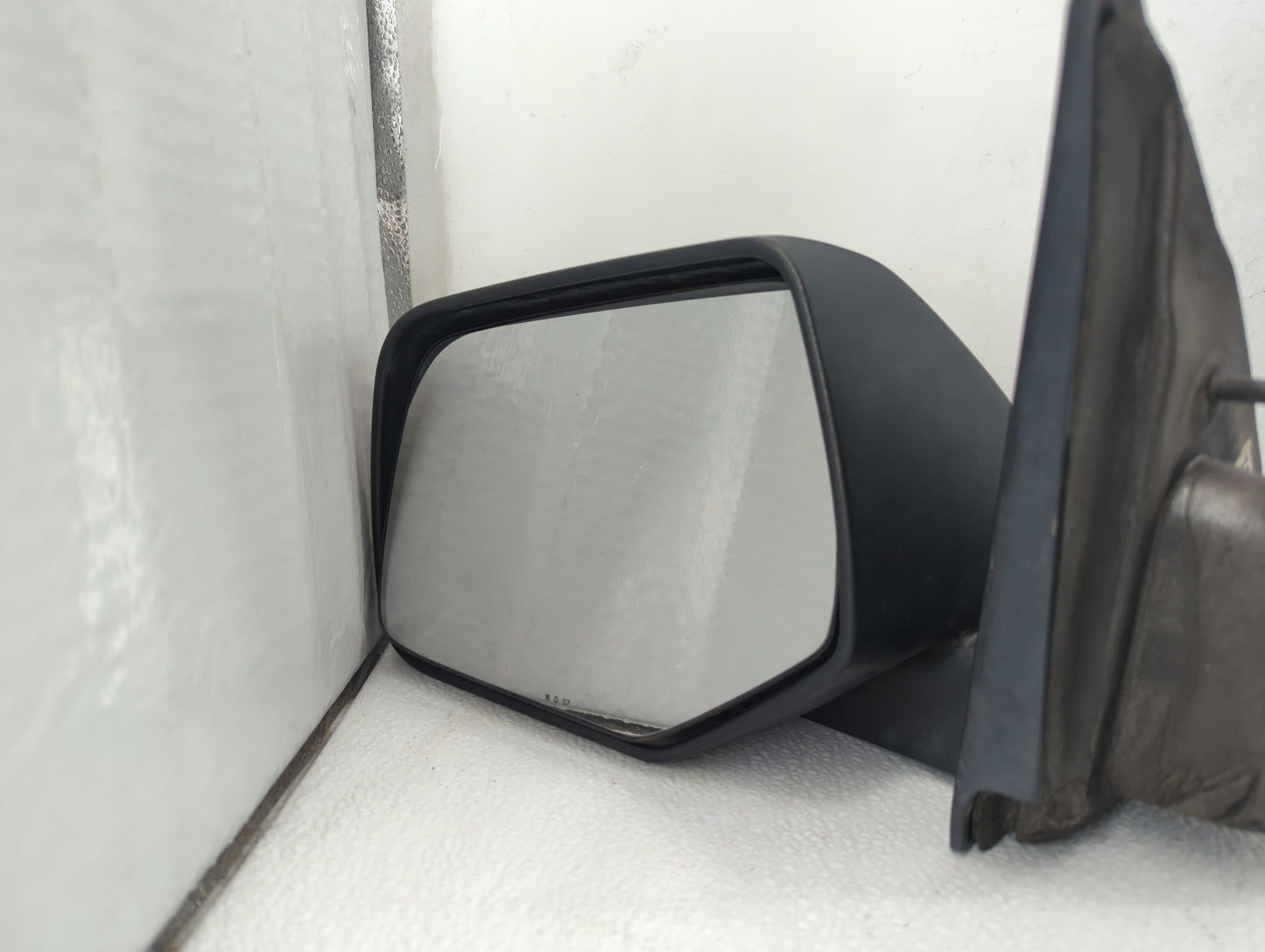 2008-2009 Ford Escape Driver Side View Mirror - Left Door Mirror OEM Used - Oemusedautoparts1.com