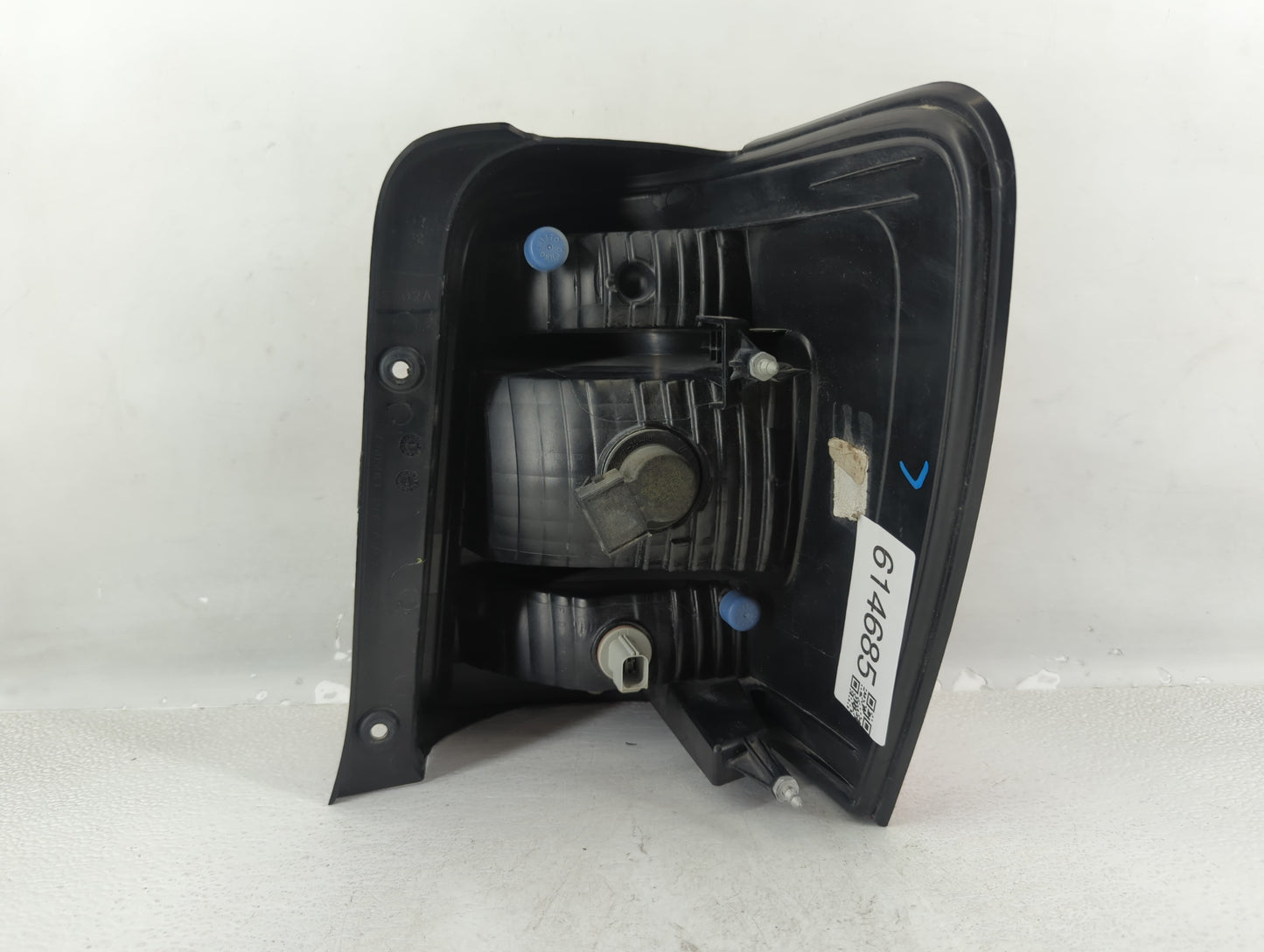 2008-2012 Ford Escape Tail Light Assembly Driver Left OEM P/N:44ZH1922 B Fits Fits 2008 2009 2010 2011 2012 OEM Used Auto Pa