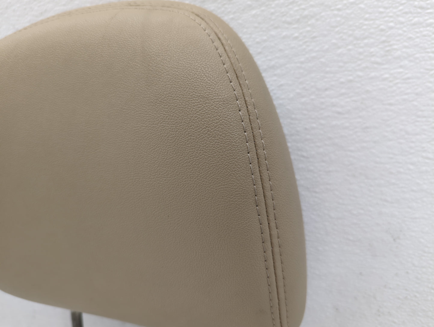 2008 Ford Escape Headrest Head Rest Front Driver Passenger Seat Fits OEM Used Auto Parts - Oemusedautoparts1.com