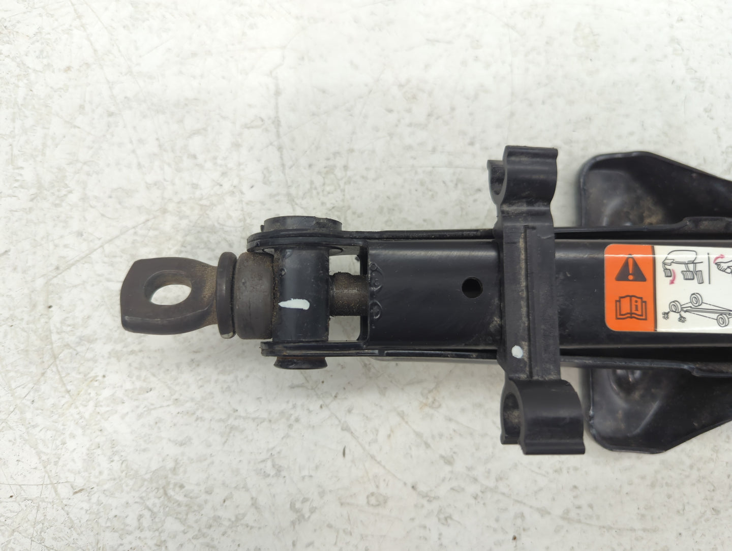 2008 Ford Escape Spare Scissor Car Jack 626338 - Oemusedautoparts1.com