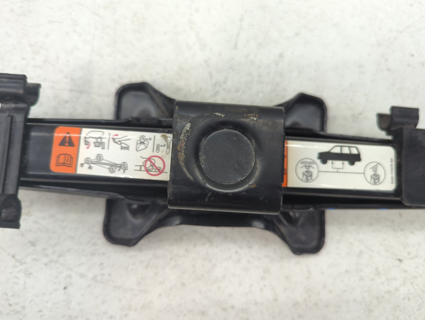 2008 Ford Escape Spare Scissor Car Jack 626338 - Oemusedautoparts1.com