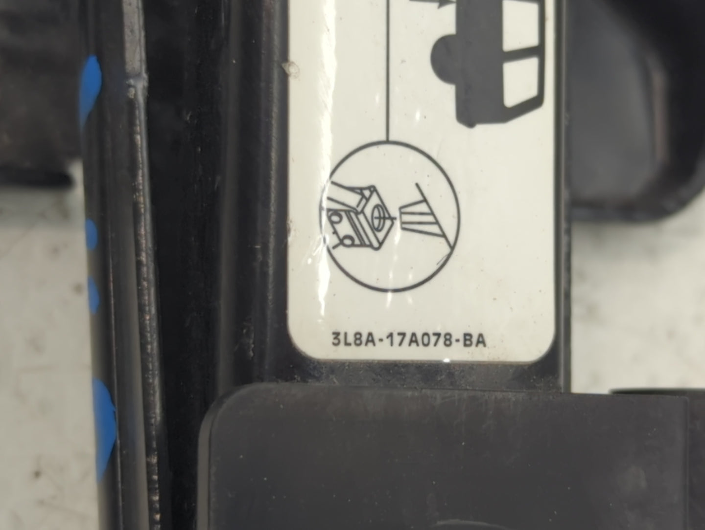 2008 Ford Escape Spare Scissor Car Jack - Oemusedautoparts1.com