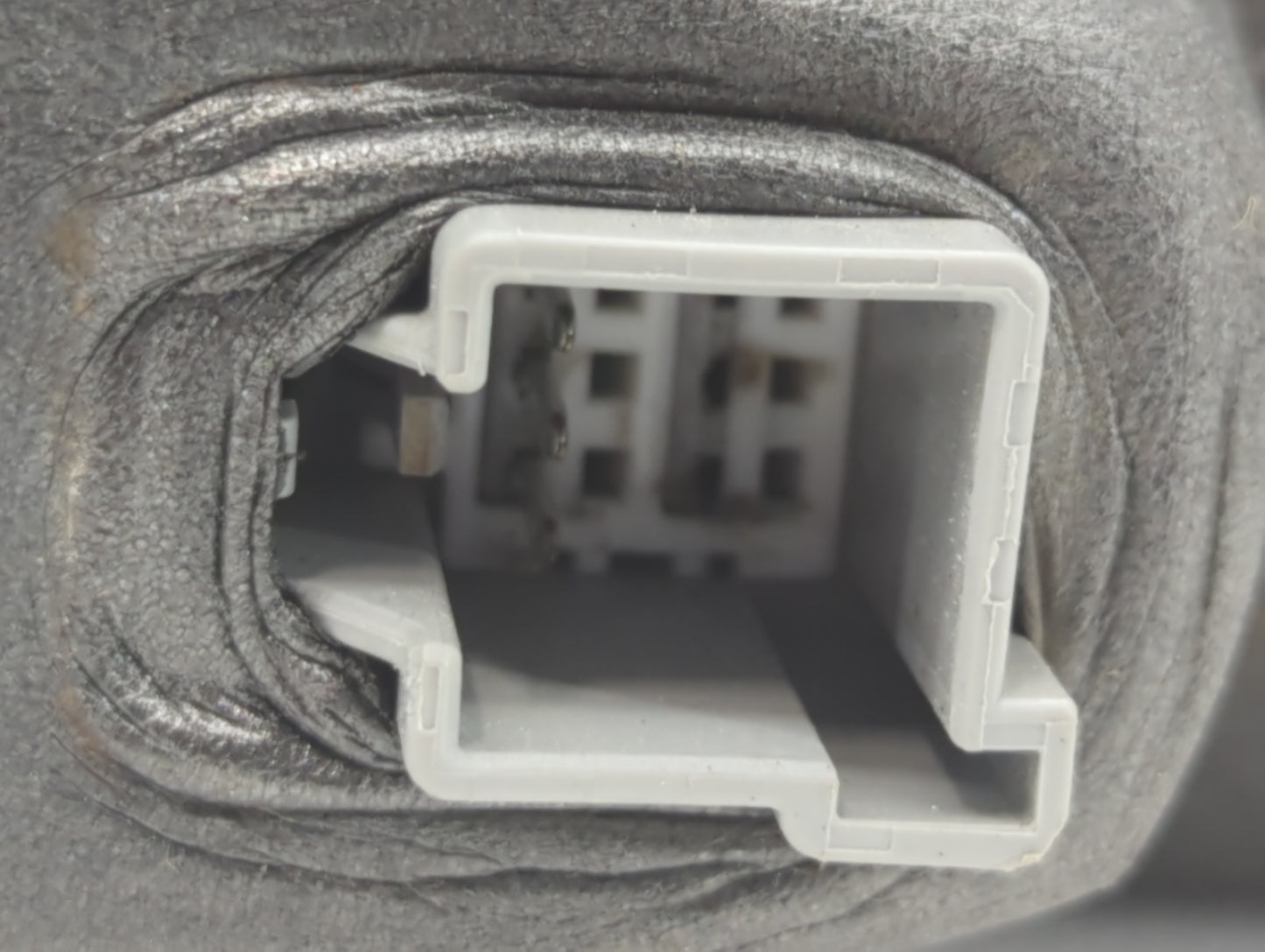 2008-2009 Ford Escape Driver Left Side View Manual Door Mirror Black - Oemusedautoparts1.com