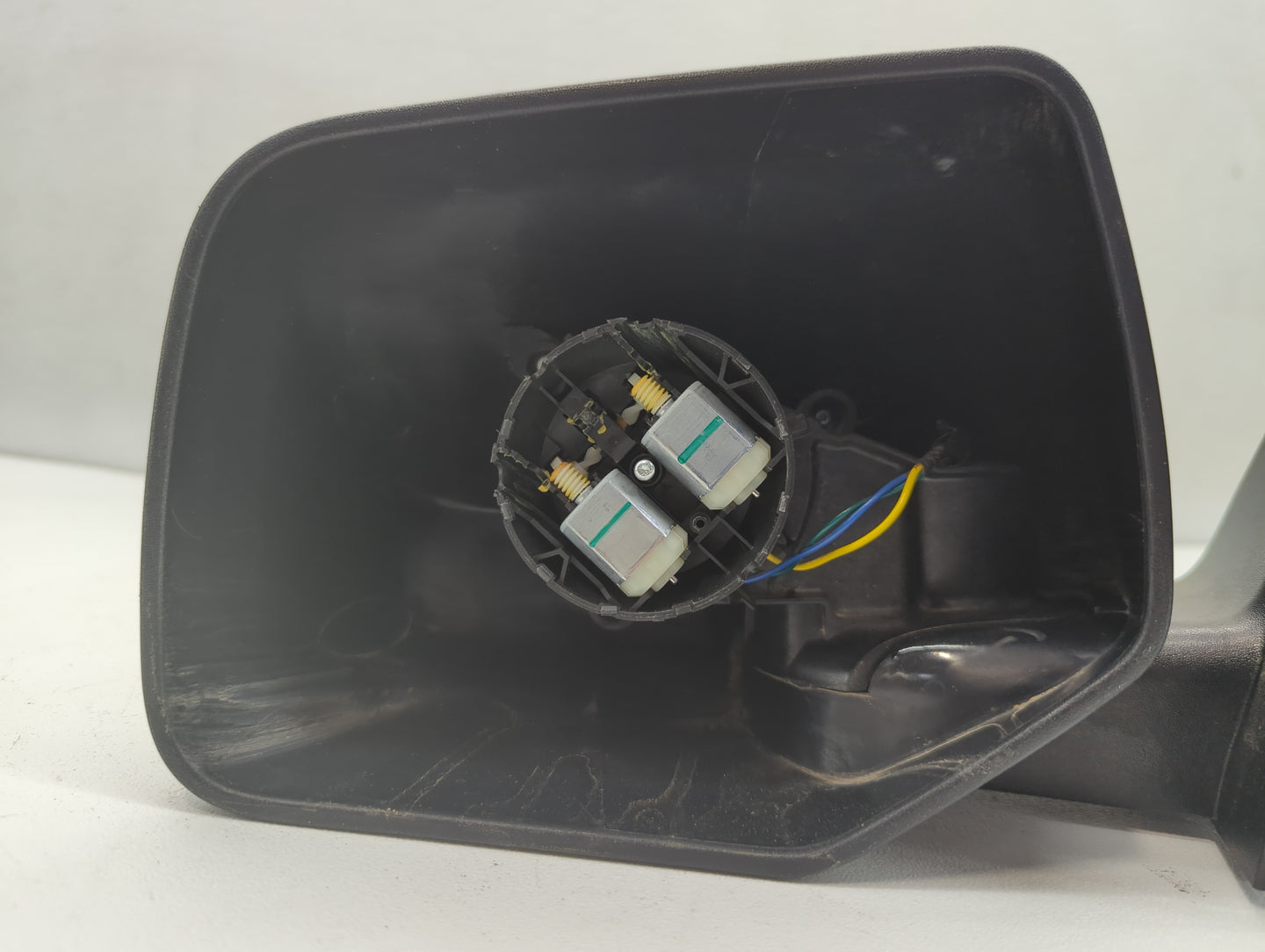 2008-2009 Ford Escape Driver Left Side View Manual Door Mirror Black - Oemusedautoparts1.com