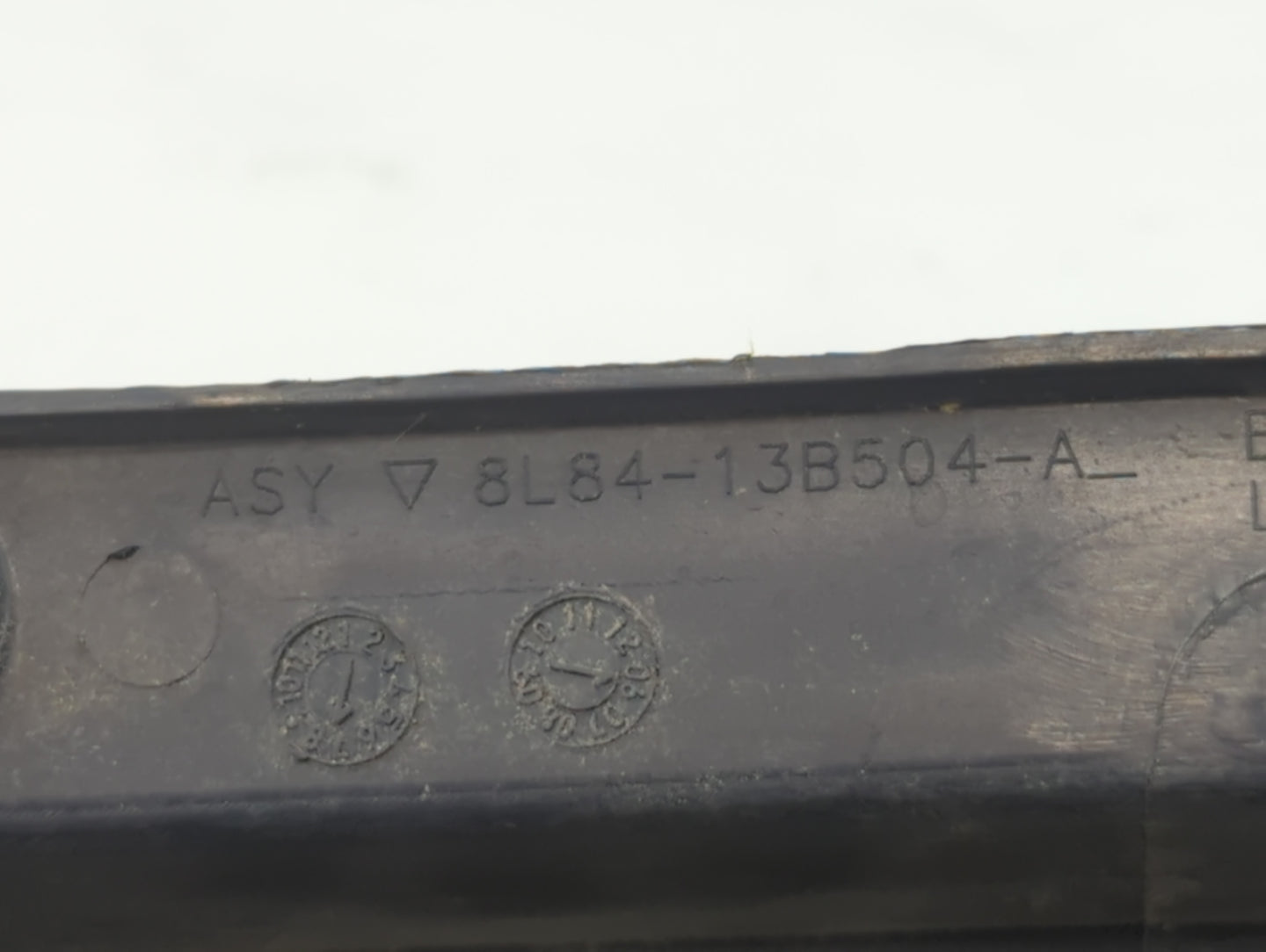 2008-2012 Ford Escape Tail Light Assembly Passenger Right OEM P/N:44ZH-1922 A Fits Fits 2008 2009 2010 2011 2012 OEM Used Au