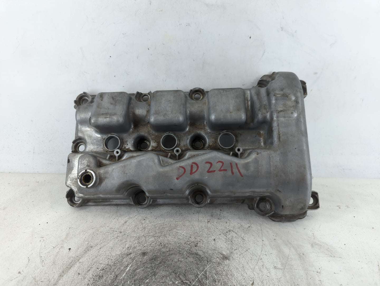 2008 Ford Escape Driver Left Cylinder Head Valve Cover P/N:6L8E-6582-BB Fits OEM Used Auto Parts - Oemusedautoparts1.com