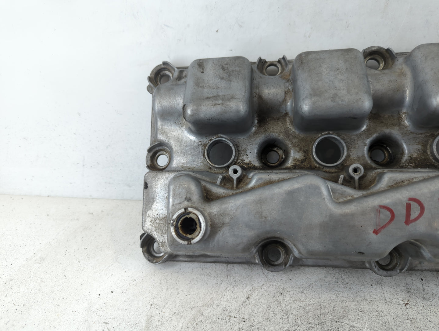 2008 Ford Escape Driver Left Cylinder Head Valve Cover P/N:6L8E-6582-BB Fits OEM Used Auto Parts - Oemusedautoparts1.com