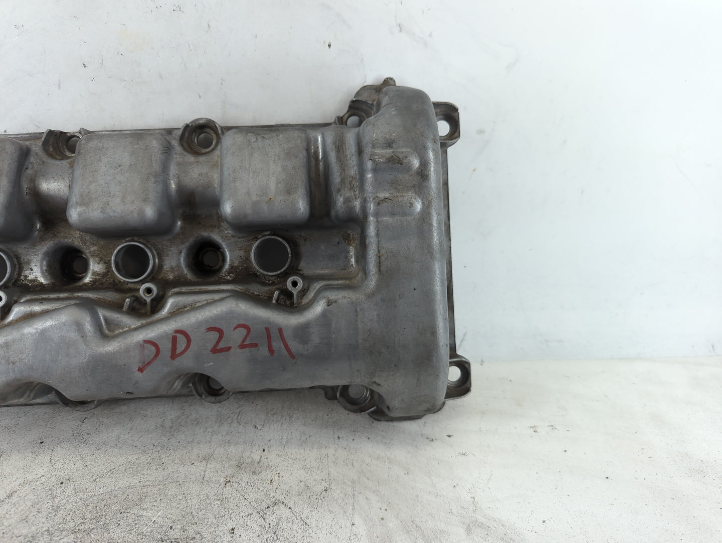 2008 Ford Escape Driver Left Cylinder Head Valve Cover P/N:6L8E-6582-BB Fits OEM Used Auto Parts - Oemusedautoparts1.com