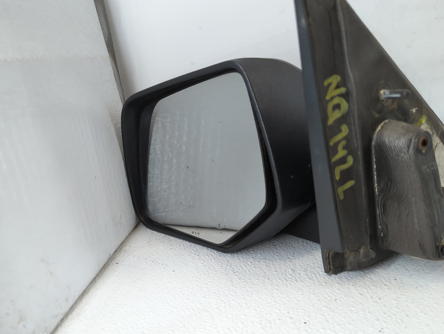 2008-2009 Ford Escape Driver Side View Mirror - Left Door Mirror OEM Used - Oemusedautoparts1.com