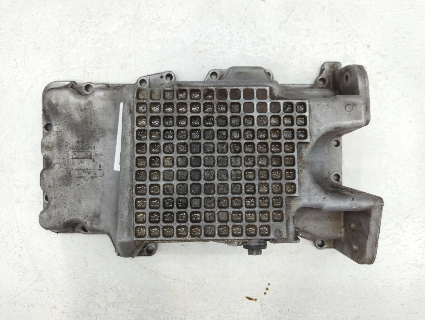 2008 Ford Escape Engine Oil Pan P/N:8L8E-6675-AA Fits OEM Used Auto Parts - Oemusedautoparts1.com