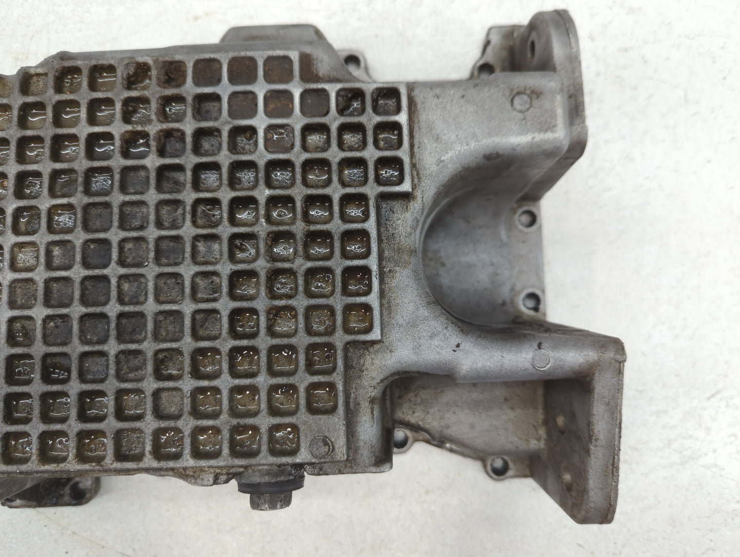 2008 Ford Escape Engine Oil Pan P/N:8L8E-6675-AA Fits OEM Used Auto Parts - Oemusedautoparts1.com