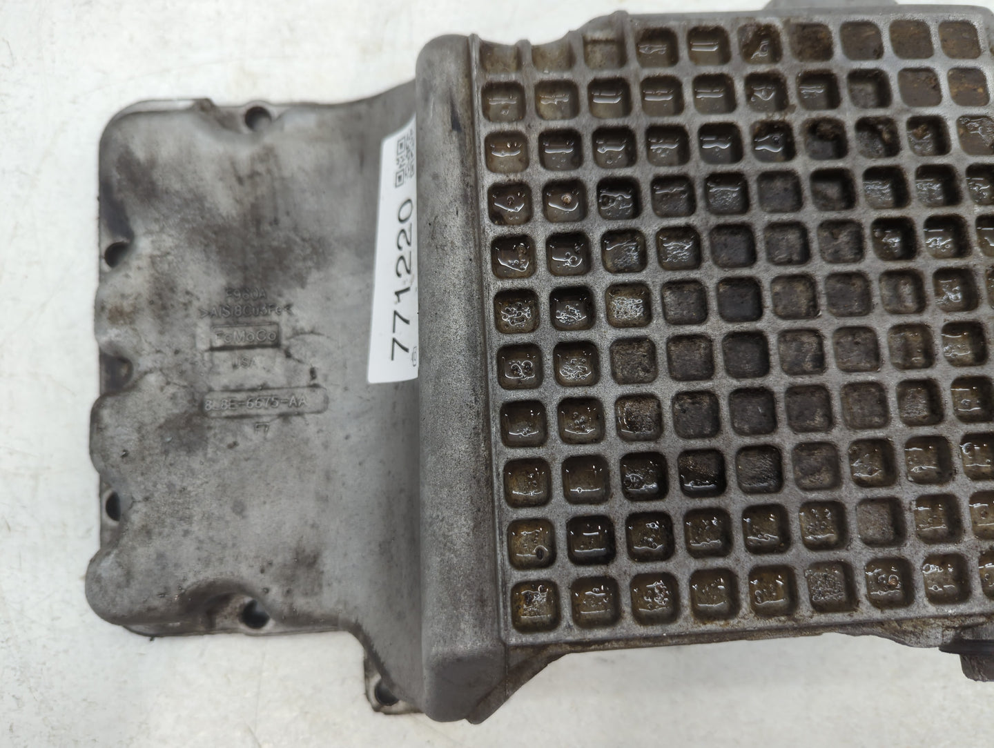2008 Ford Escape Engine Oil Pan P/N:8L8E-6675-AA Fits OEM Used Auto Parts - Oemusedautoparts1.com