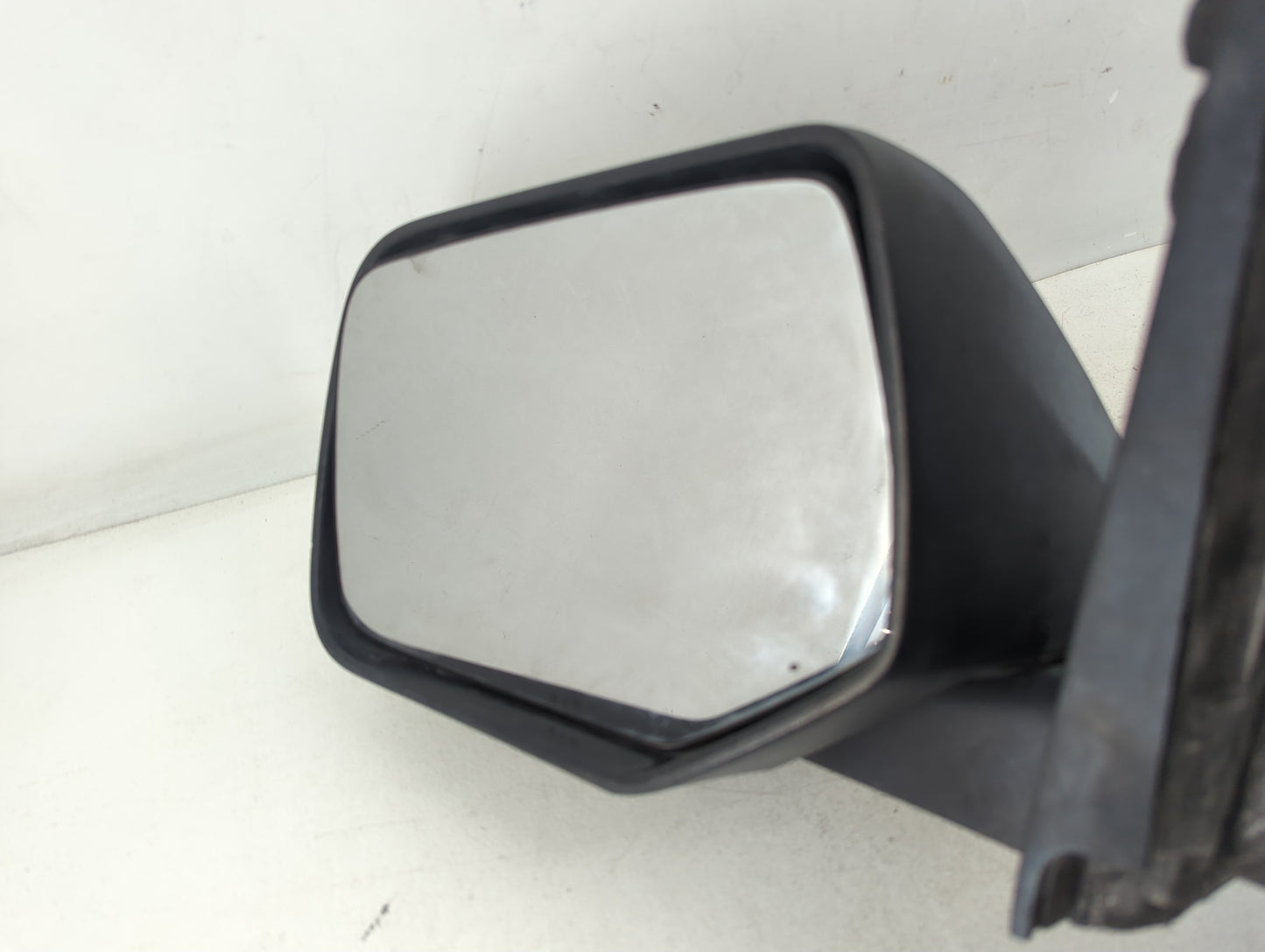 2008-2009 Ford Escape Driver Side View Mirror - Left Door Mirror OEM Used - Oemusedautoparts1.com