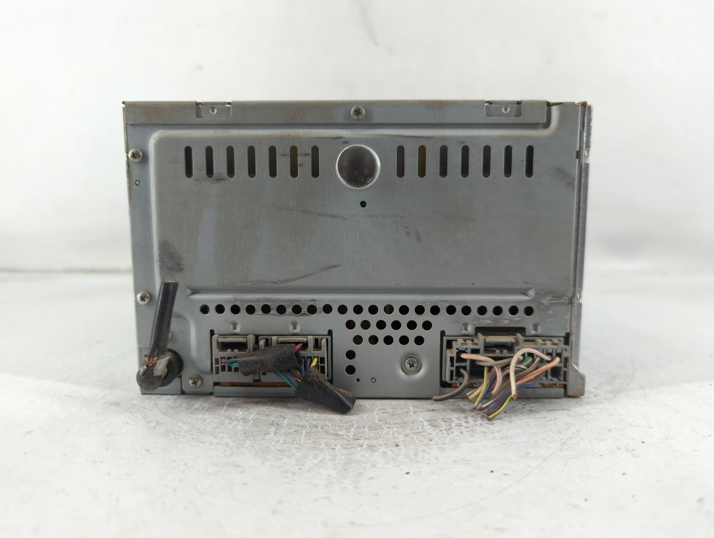 2008 Ford Escape Radio AM FM Cd Player Receiver Replacement P/N:8L8T8C815FS Fits OEM Used Auto Parts - Oemusedautoparts1.com