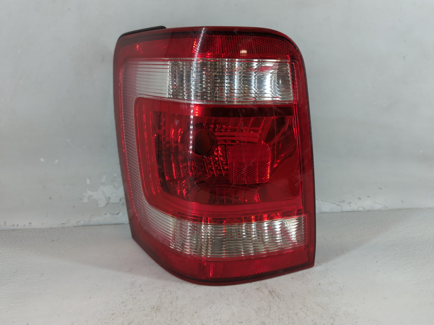 2008-2012 Ford Escape Tail Light Assembly Driver Left OEM P/N:8L84-13B505-A Fits Fits 2008 2009 2010 2011 2012 OEM Used Auto