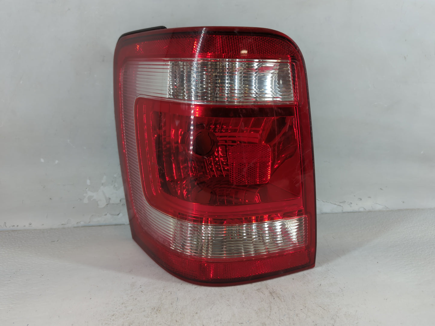 2008-2012 Ford Escape Tail Light Assembly Driver Left OEM P/N:8L84-13B505-A Fits Fits 2008 2009 2010 2011 2012 OEM Used Auto
