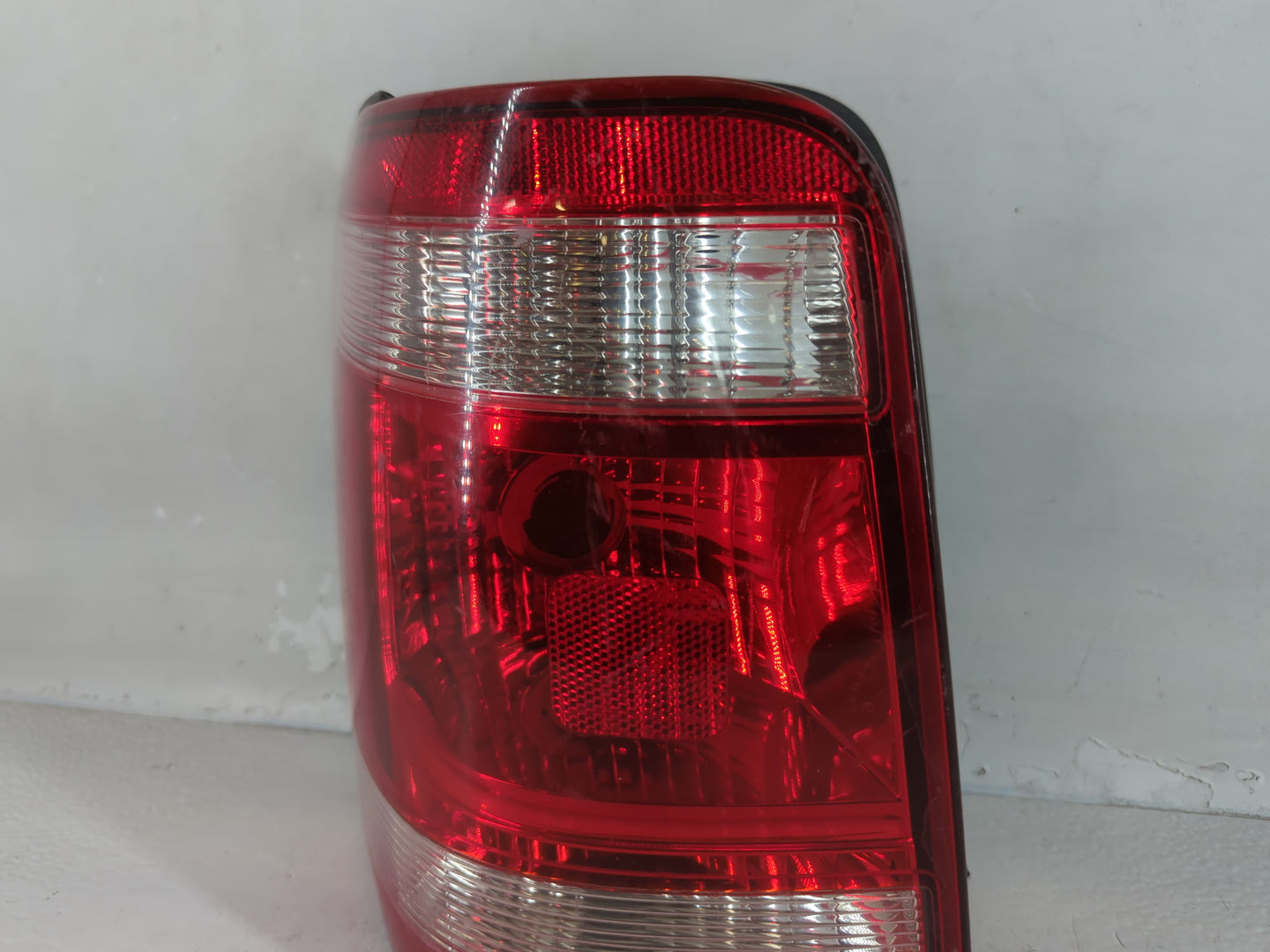 2008-2012 Ford Escape Tail Light Assembly Driver Left OEM P/N:8L84-13B505-A Fits Fits 2008 2009 2010 2011 2012 OEM Used Auto