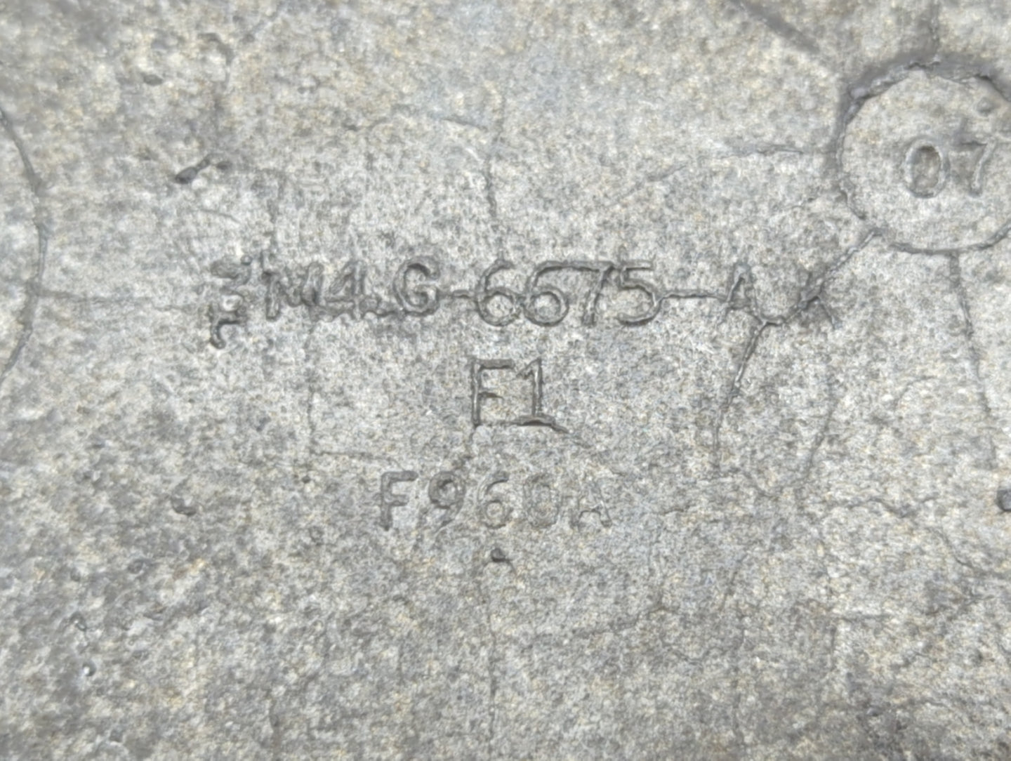 2005-2008 Ford Escape Engine Oil Pan P/N:F960A 3M4G-6675-AK Fits Fits 2003 2004 2005 2006 2007 2008 OEM Used Auto Parts - Oe