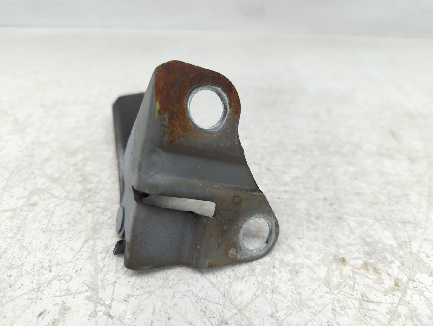 2008 Ford Escape Passenger Hood Hinge - Oemusedautoparts1.com