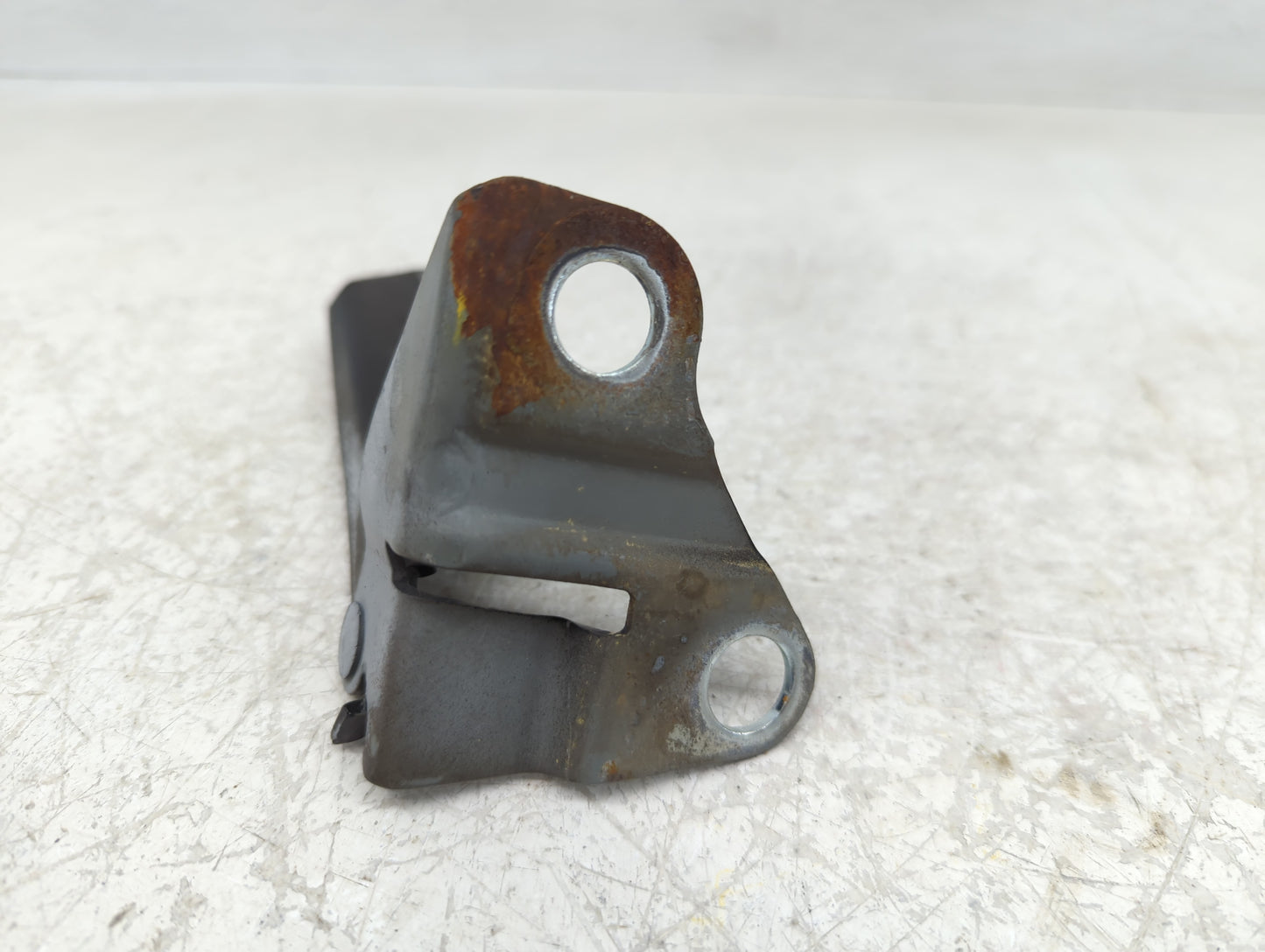 2008 Ford Escape Passenger Hood Hinge - Oemusedautoparts1.com