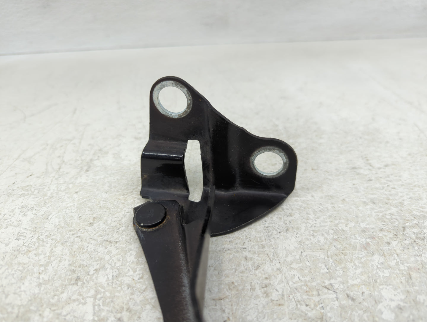 2008 Ford Escape Passenger Hood Hinge - Oemusedautoparts1.com