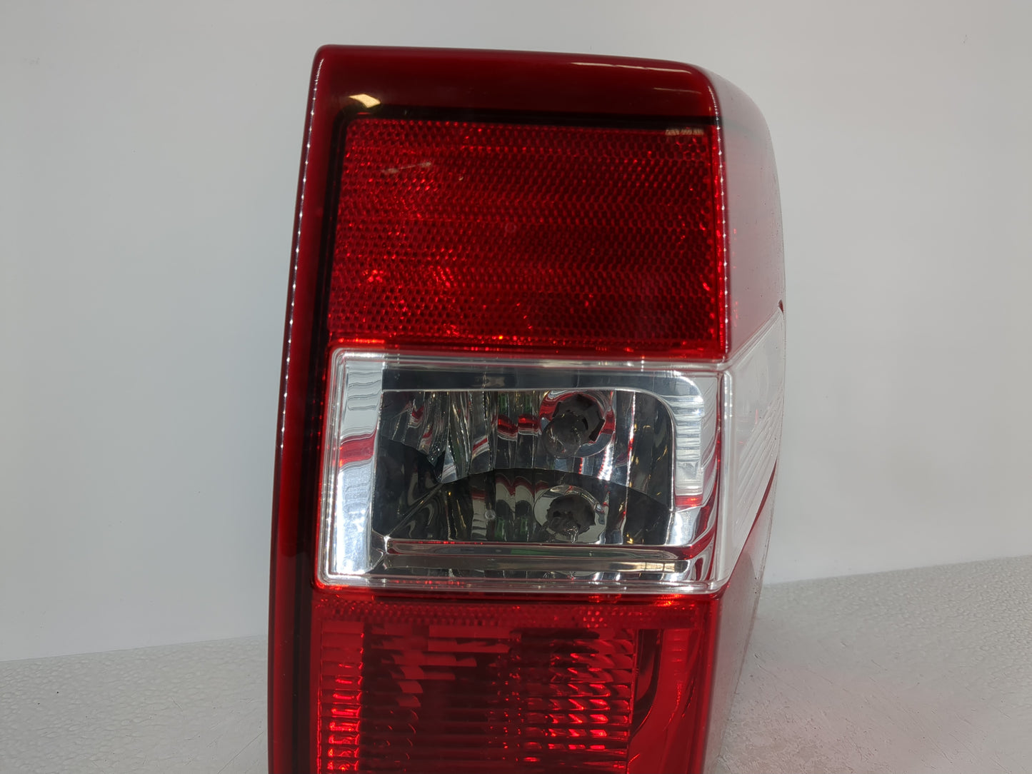 2007-2017 Ford Expedition Tail Light Assembly Passenger Right OEM P/N:44ZH-1865B Fits OEM Used Auto Parts - Oemusedautoparts