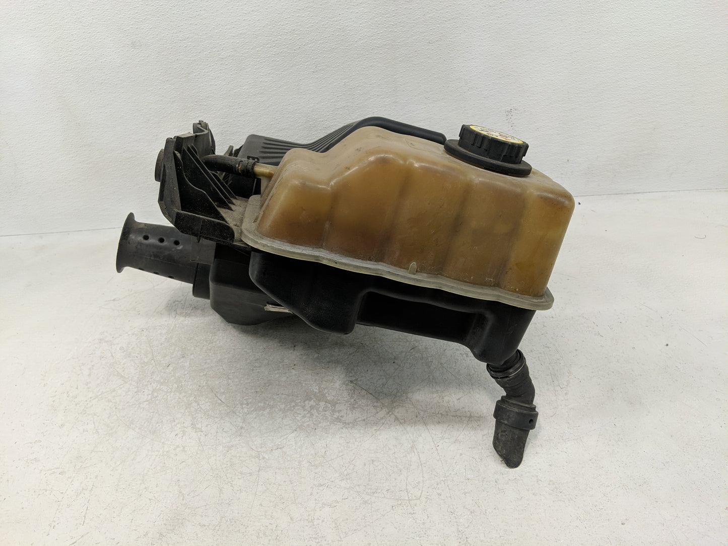2007-2008 Ford Expedition Air Cleaner Intake-duct Hose Tube - Oemusedautoparts1.com