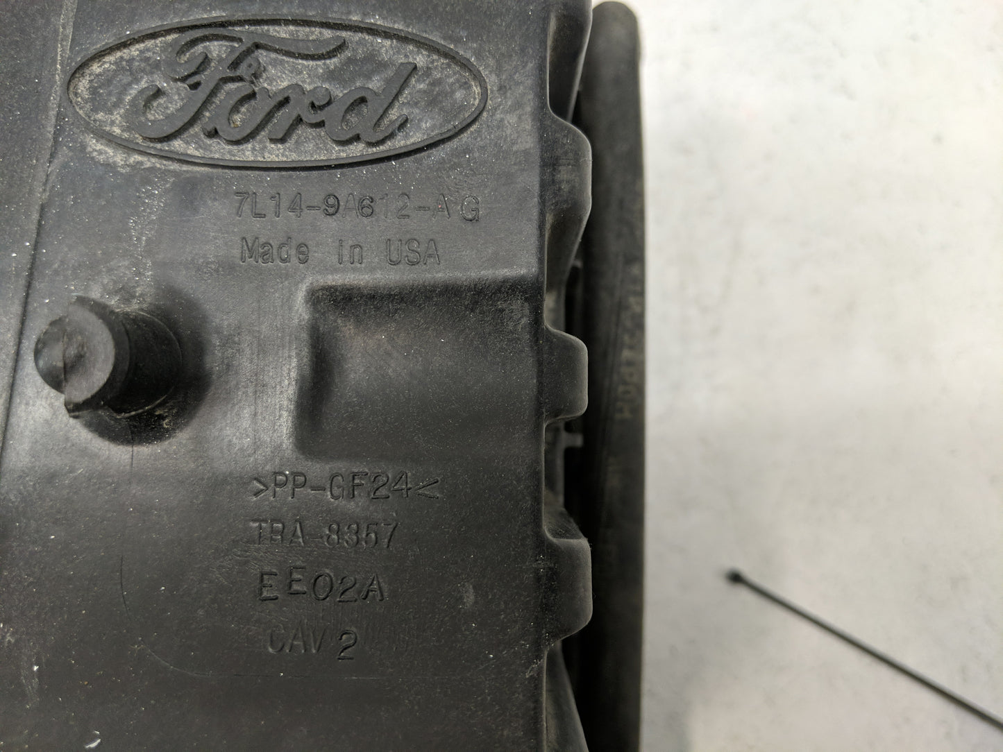 2007-2008 Ford Expedition Air Cleaner Intake-duct Hose Tube - Oemusedautoparts1.com
