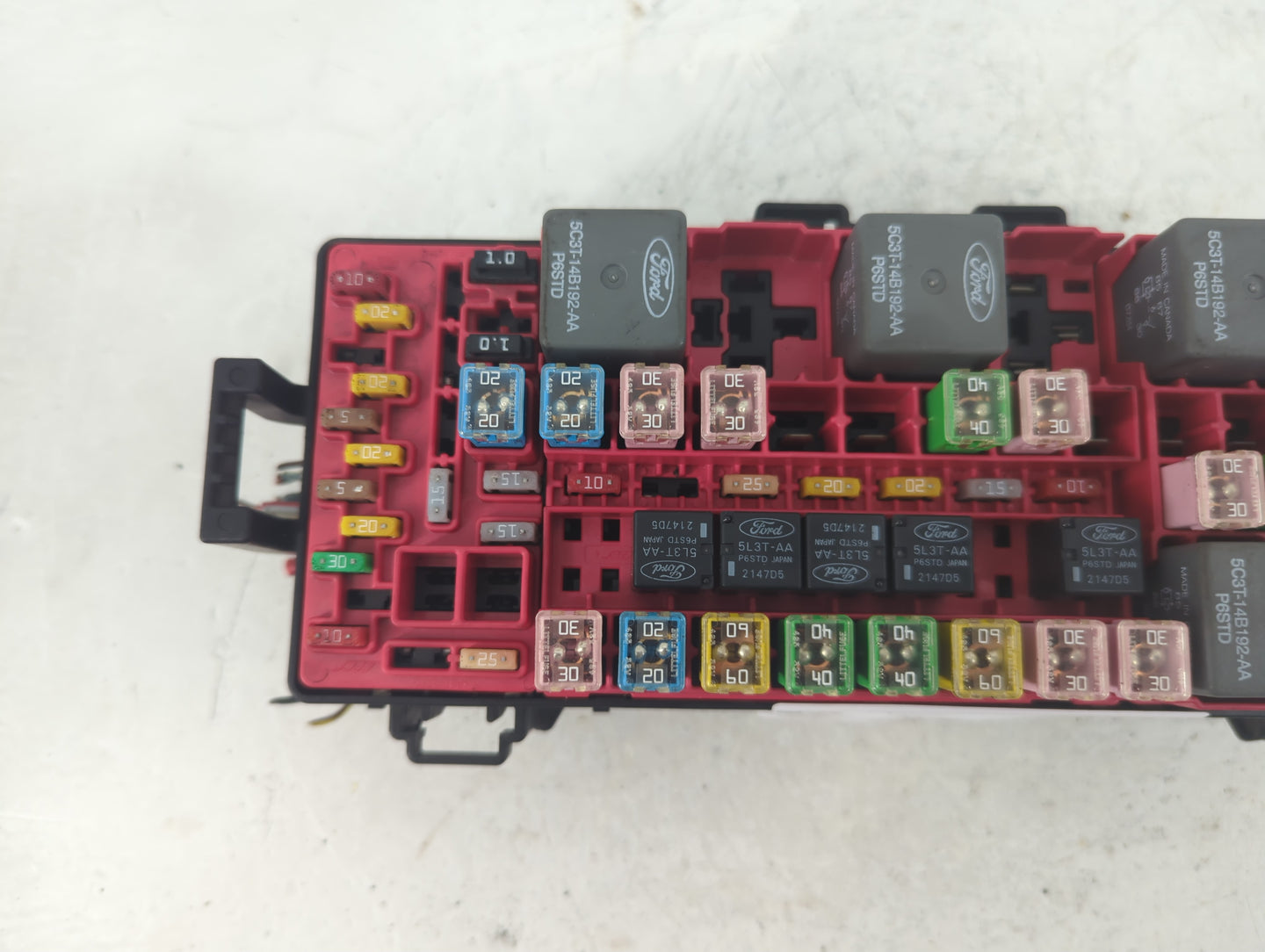 2007-2008 Ford Expedition Fusebox Fuse Box Panel Relay Module P/N:8L1T-14A003-AA Fits Fits 2007 2008 OEM Used Auto Parts - O