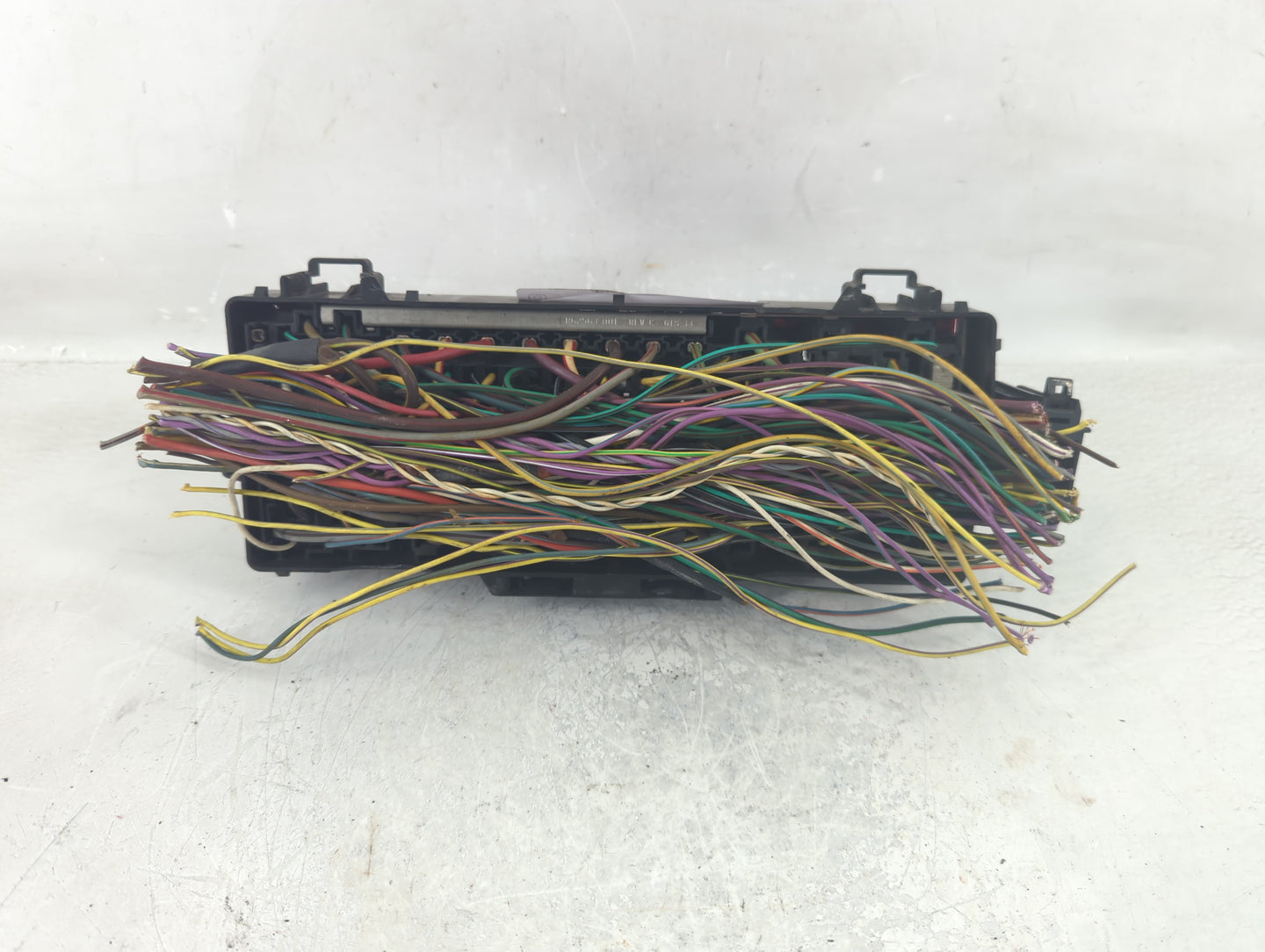 2007-2008 Ford Expedition Fusebox Fuse Box Panel Relay Module P/N:8L1T-14A003-AA Fits Fits 2007 2008 OEM Used Auto Parts - O