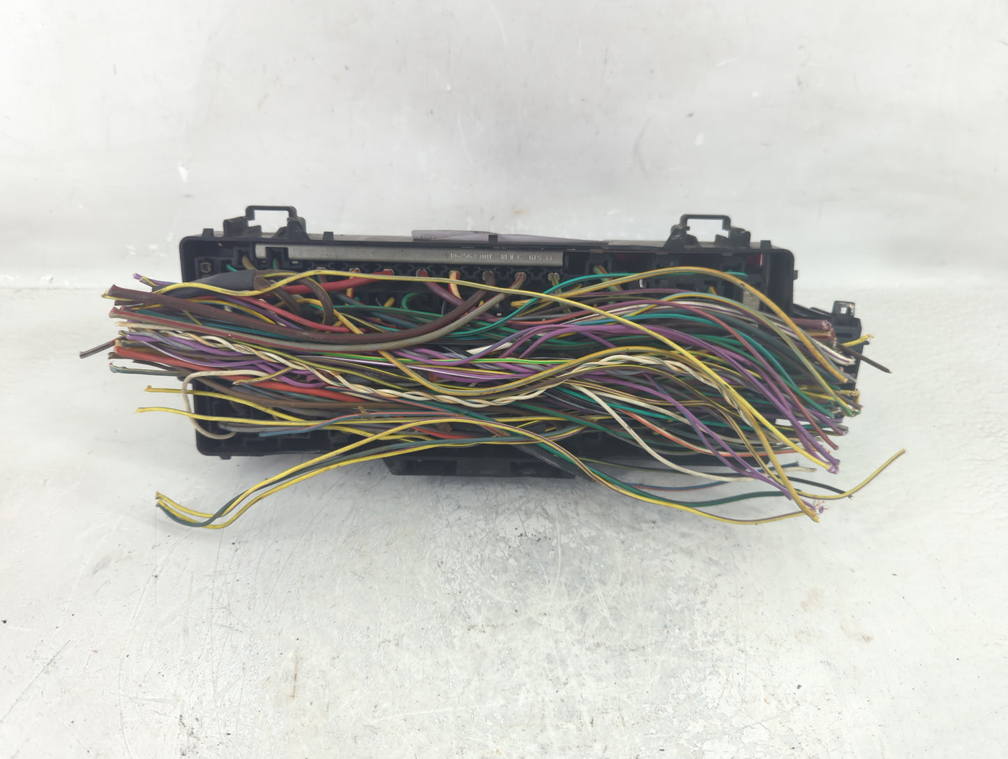 2007-2008 Ford Expedition Fusebox Fuse Box Panel Relay Module P/N:8L1T-14A003-AA Fits Fits 2007 2008 OEM Used Auto Parts - O