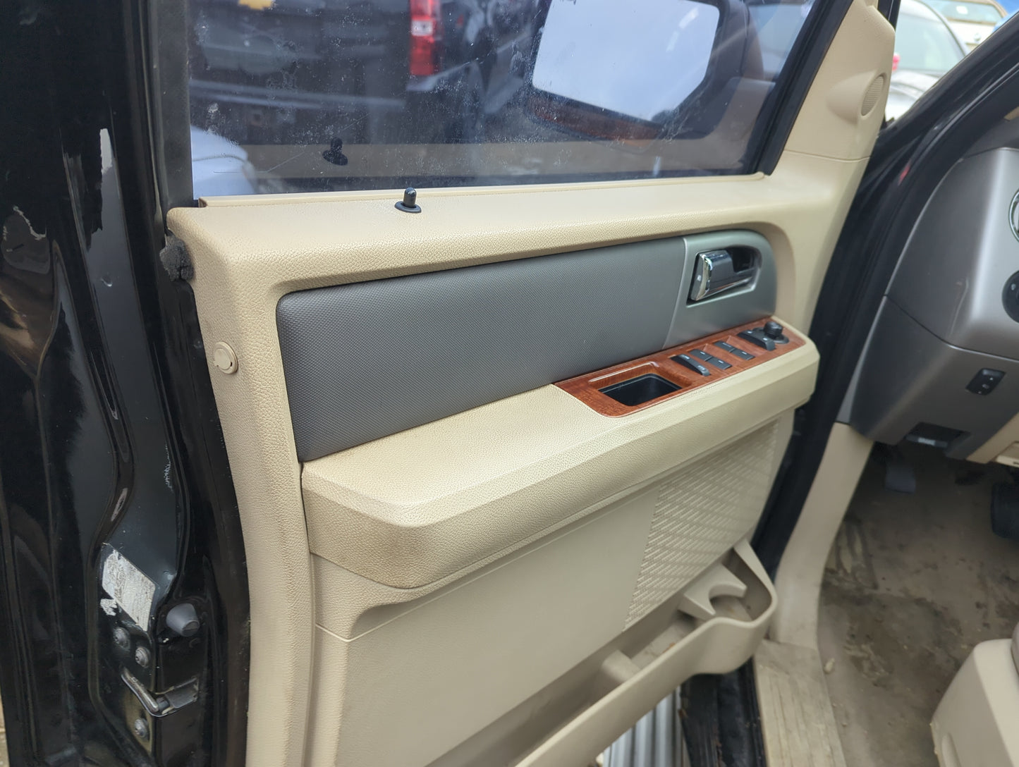 2008 Ford Expedition Front Left Driver Interior Door Panel Trim - Oemusedautoparts1.com