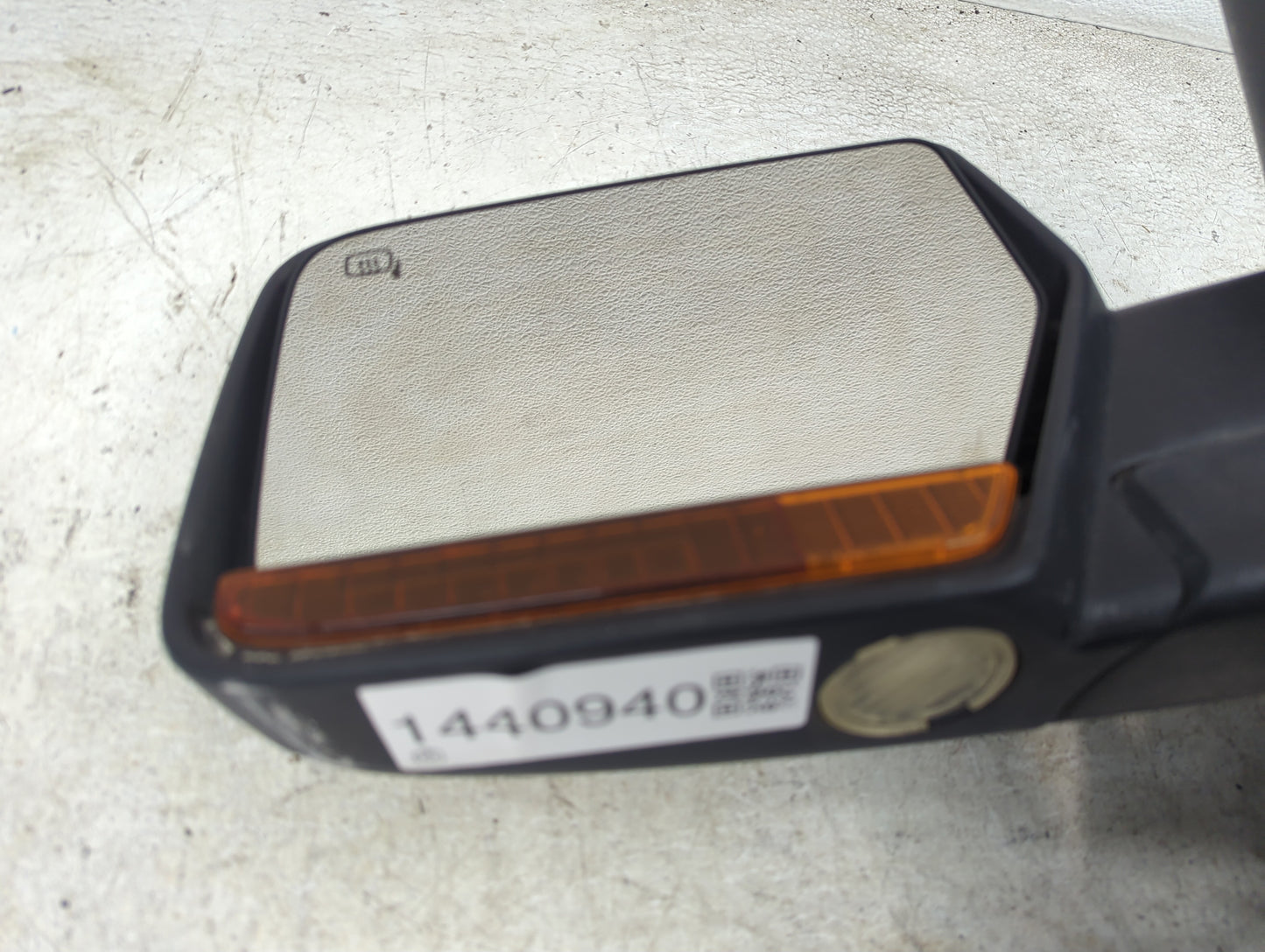 2007-2011 Ford Expedition Driver Side View Mirror - Left Door Mirror OEM Used - Oemusedautoparts1.com