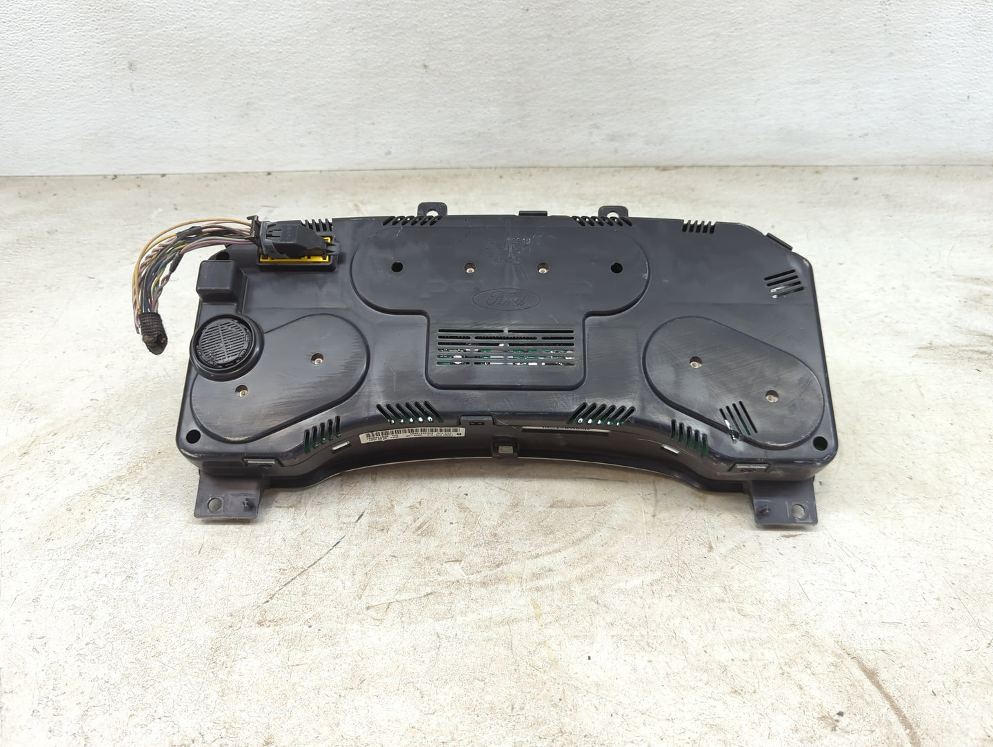 2008 Ford Expedition Instrument Cluster Speedometer Gauges P/N:7L1T-10849-NB A2C53219541 Miles: Fits OEM Used Auto Parts - O